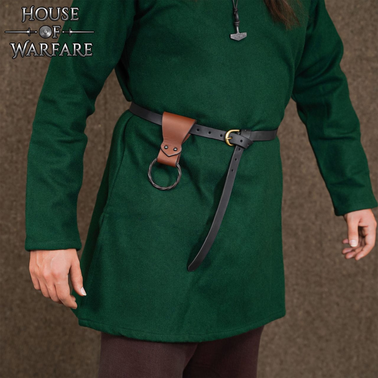 Imagen única de: Rana Medieval de Cuero con Anillo de Hierro Torcido Forjado a Mano - Porta Cinturón Marrón para Hachas, Espadas y Herramientas - 6 "x1.5"