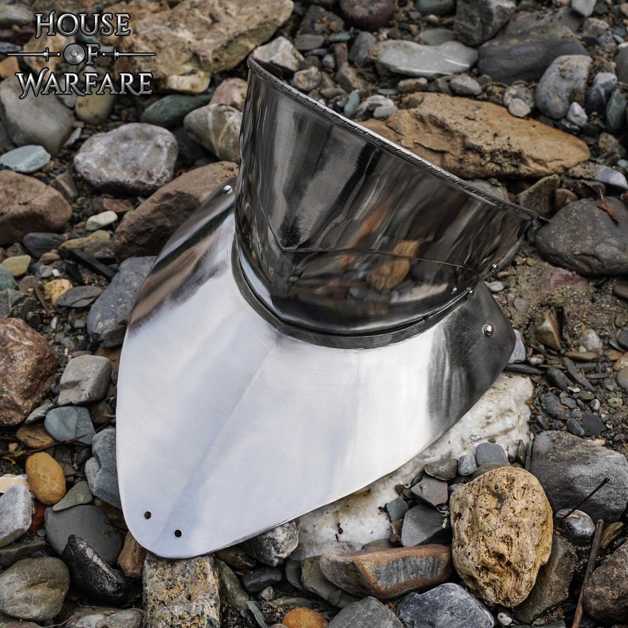 Imagen única de: Gorget de Acero del Siglo Xv con Bevor Pivotante