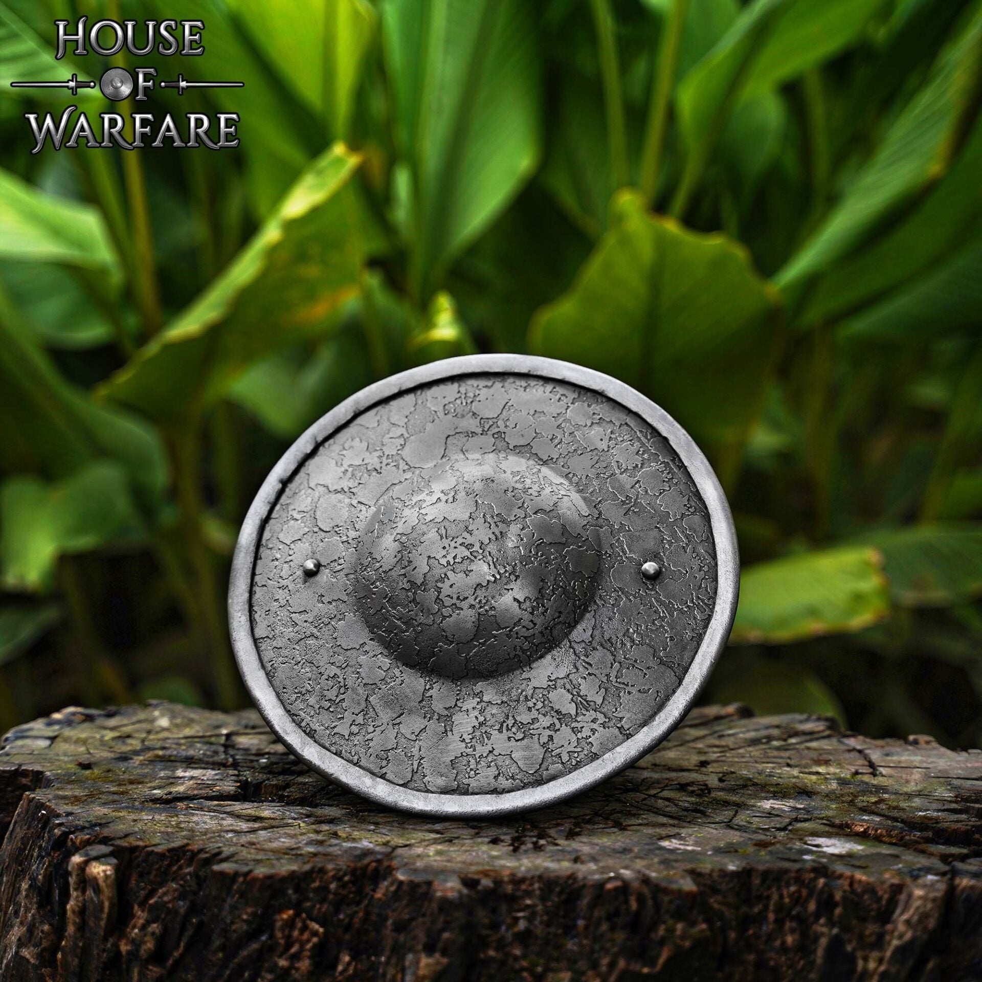 Imagen única de: Escudo Medieval de Acero Calibre 14 23cm - Escudo Redondo Hecho a Mano con Empuñadura de Madera y Acabado Antiguo