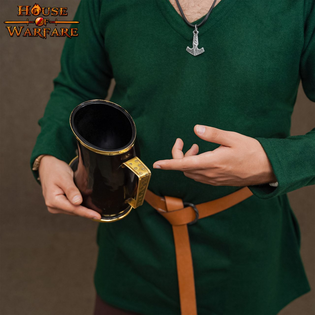 Imagen única de: Jarra de Cuerno de Buey Estilo Vikingo con Borde de Latón Hecha a Mano