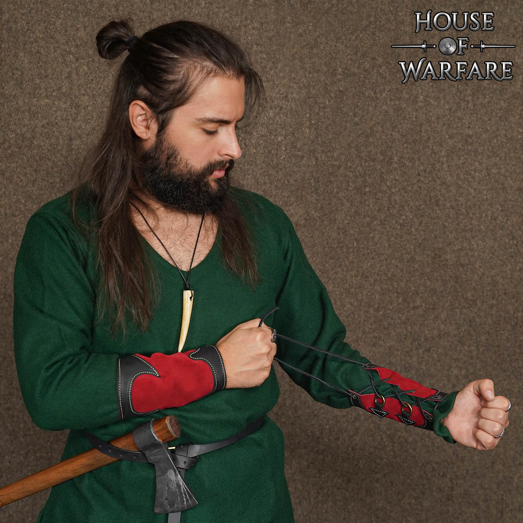 Imagen única de: Brazales Arcanos de Cuero Auténtico Rojo