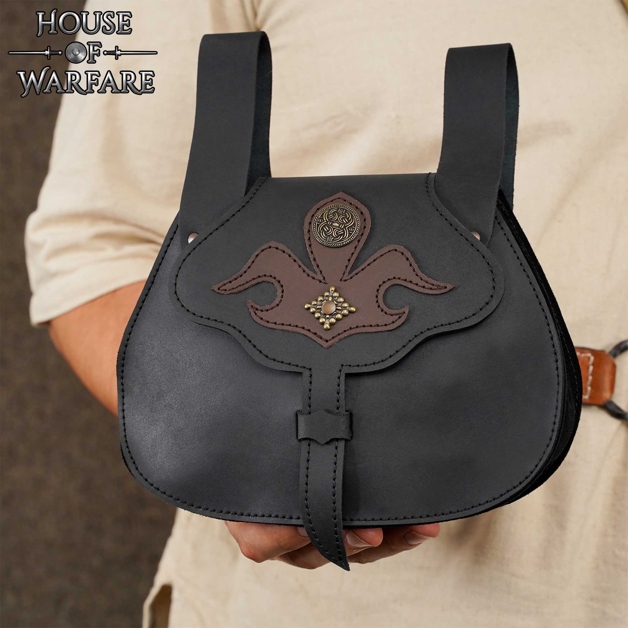 Imagen única de: Riñonera Medieval de Cuero con Apliques y Remaches - Estilo Medieval Tardío