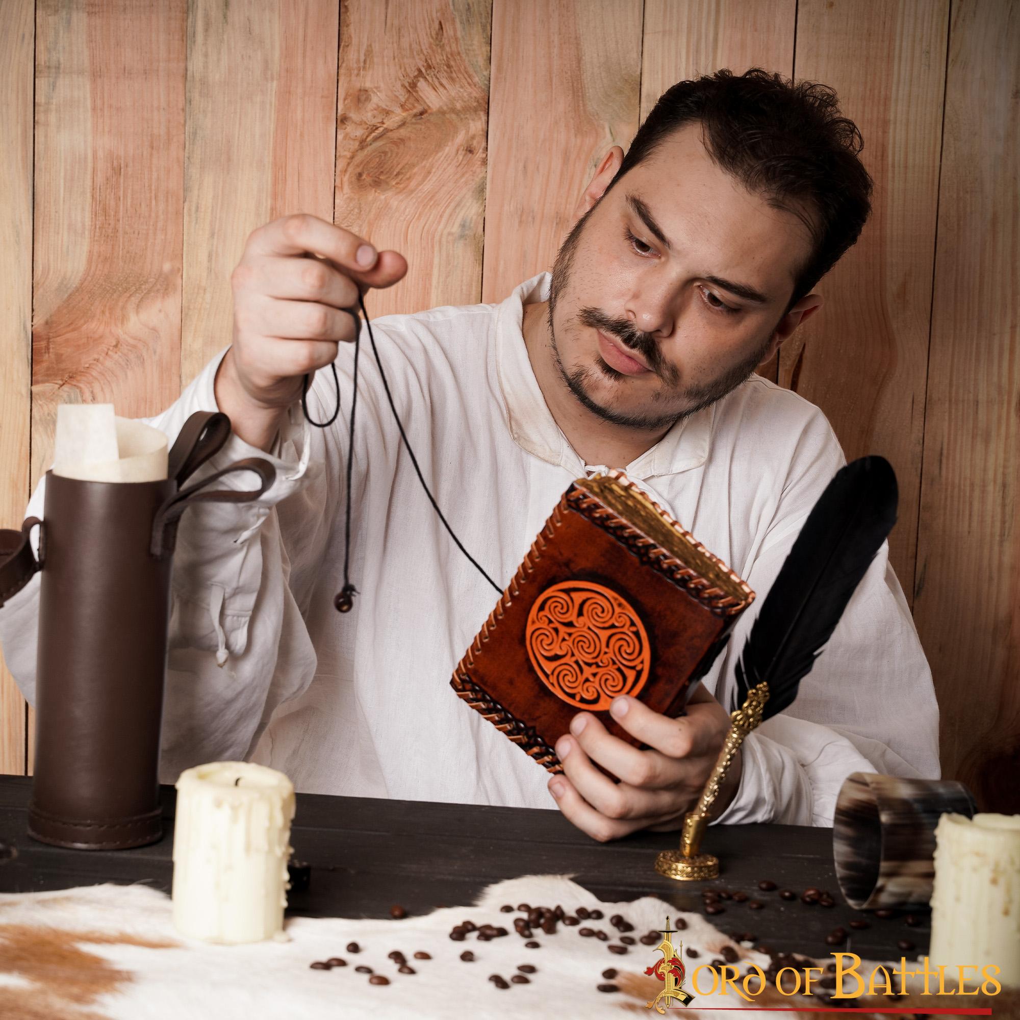 Imagen única de: Diario Hecho a Mano con Diseño Celta en Espiral Agenda de Piel Auténtica