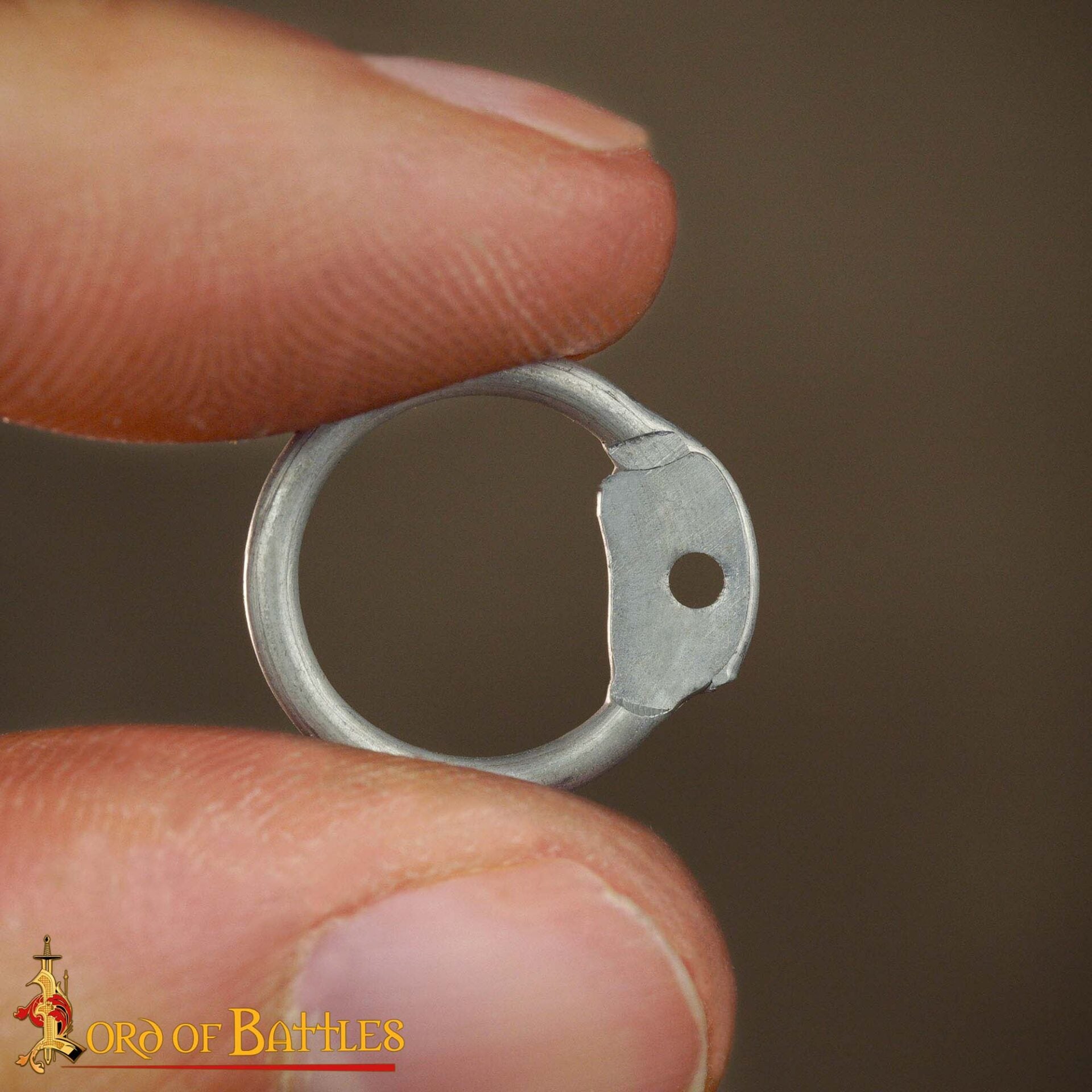 Imagen única de: Anillos Redondos de Aluminio - Anillo Redondo con Remaches en Forma de Cúpula de 10 Mm - Calibre 16, Aluminio - Acabado Natural - 1 Kg - Ideal para Reparaciones y Bricolaje de Cota de Malla