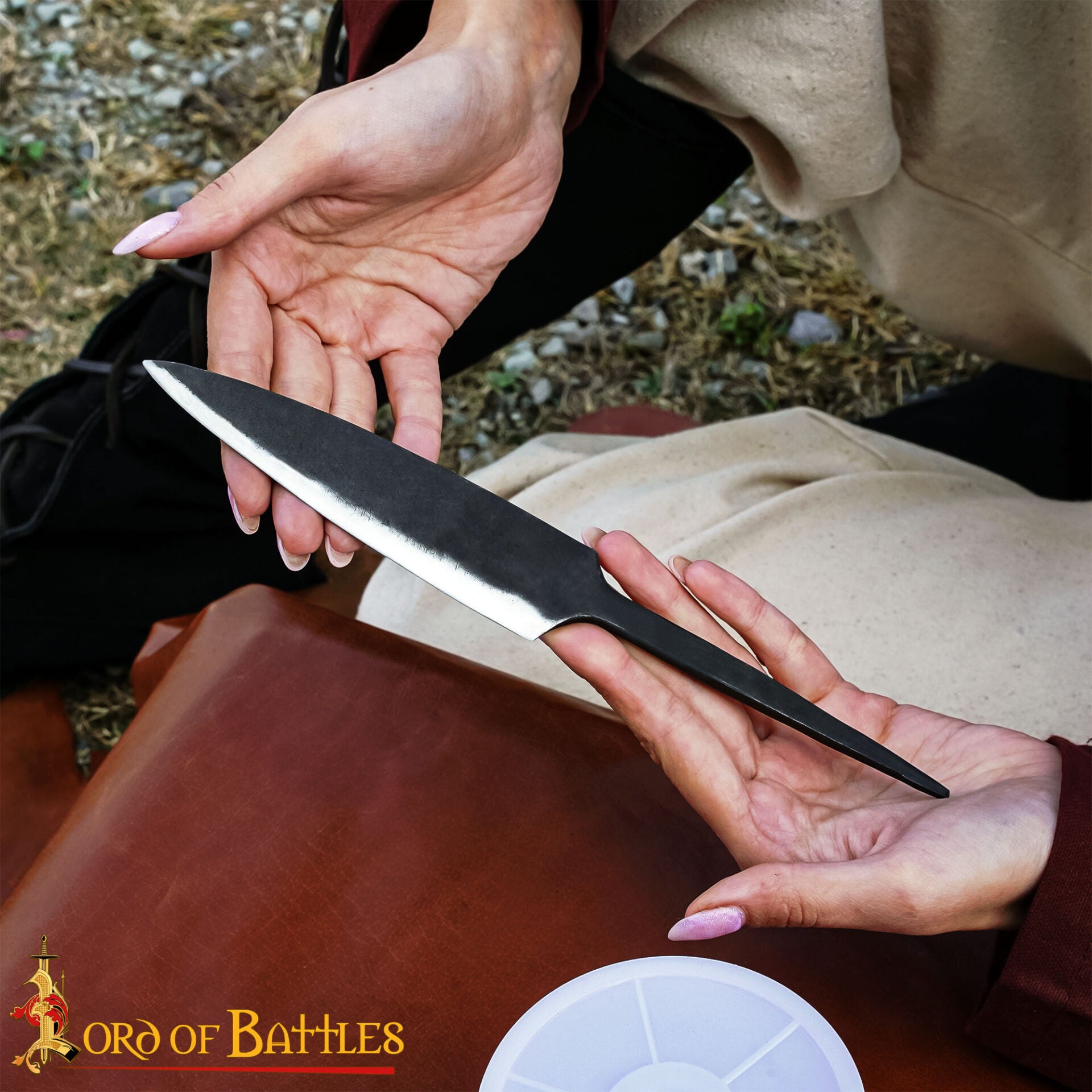 Imagen única de: Hoja de Acero Rústico Forjada a Mano con Espiga Personalizable para Campamento, Cocina y Exposición