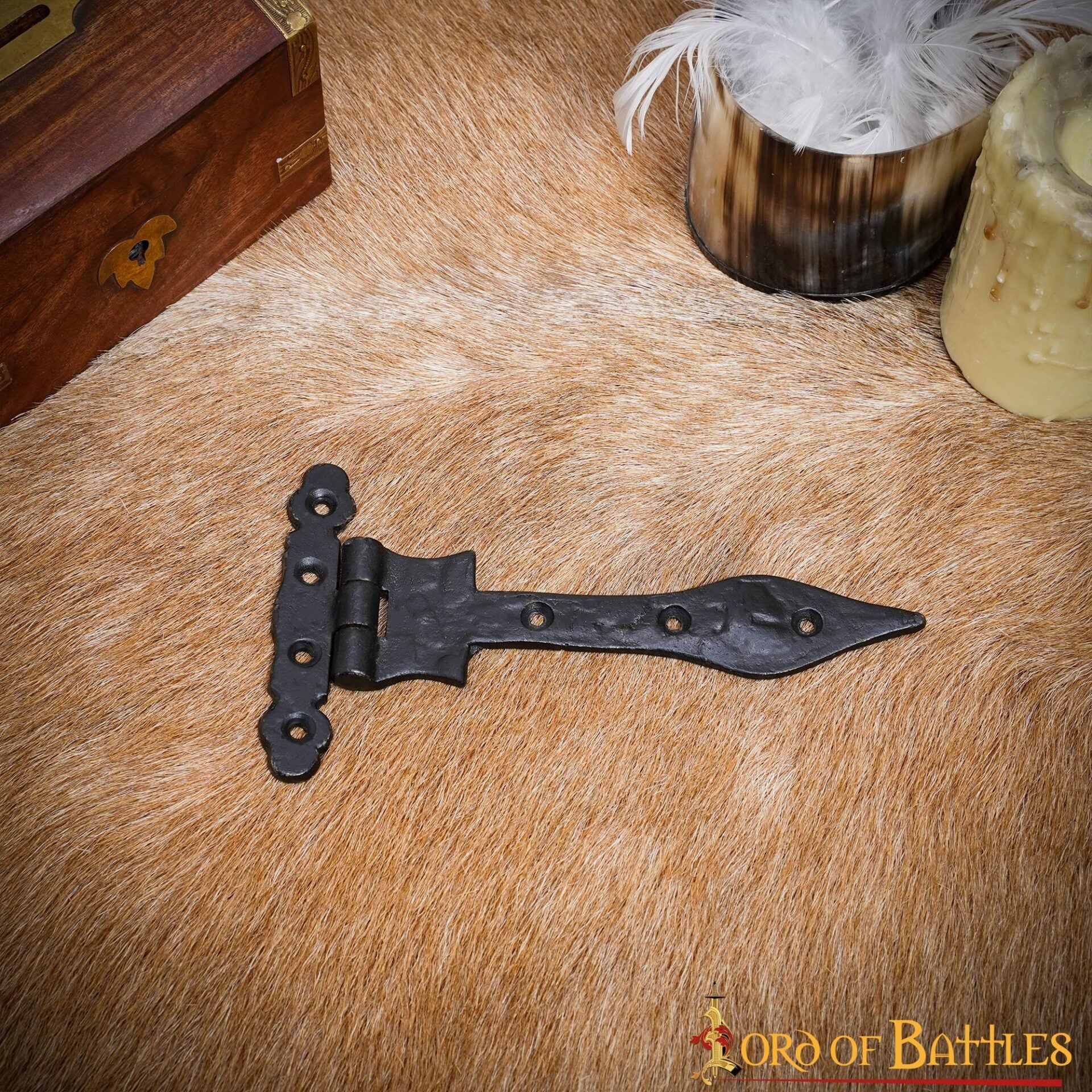 Imagen única de: Bisagra Medieval en T de Hierro Forjado a Mano con Punta de Lanza - Bisagra Rústica con Correa Negra para Puertas de Granero, Cofres, Armarios y Puertas