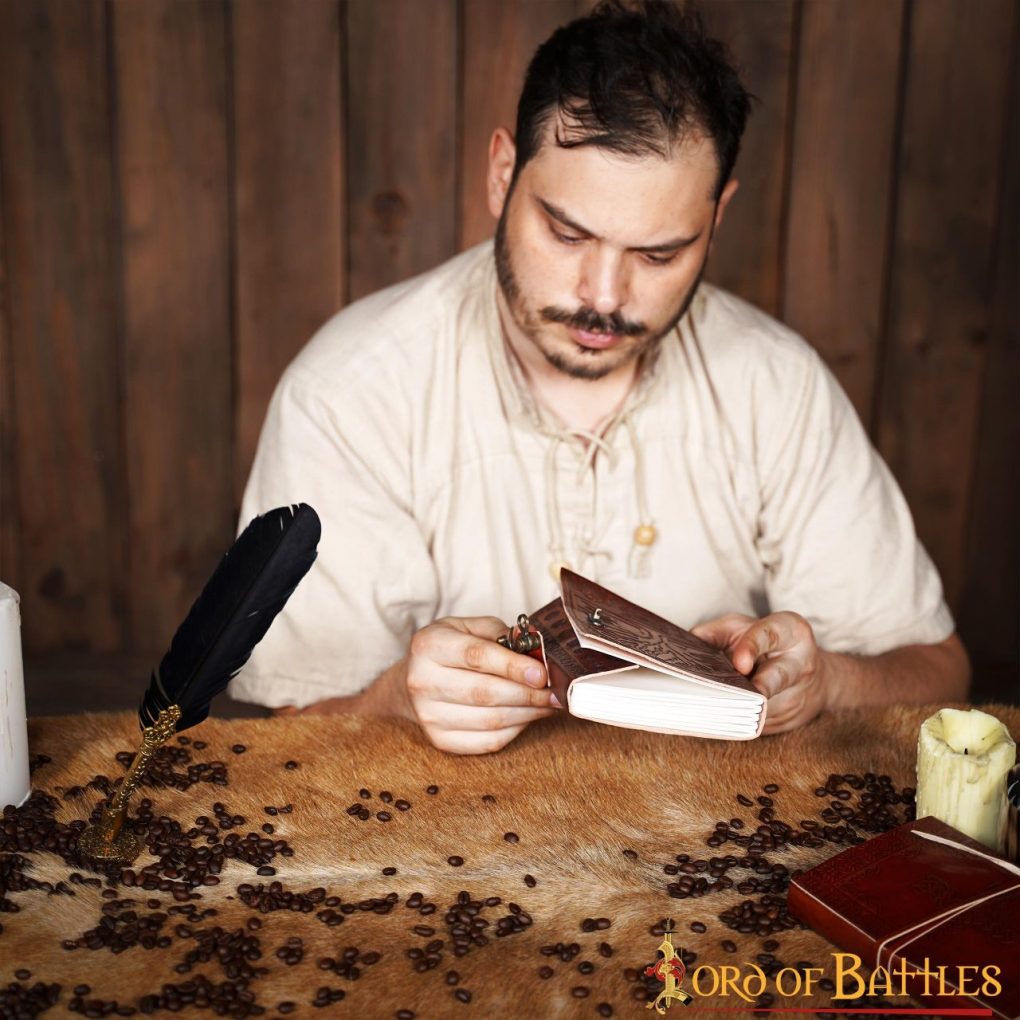 Imagen única de: Diario Medieval de Cuero "el Árbol de la Vida" - Diario Artesanal con Cerradura de Latón