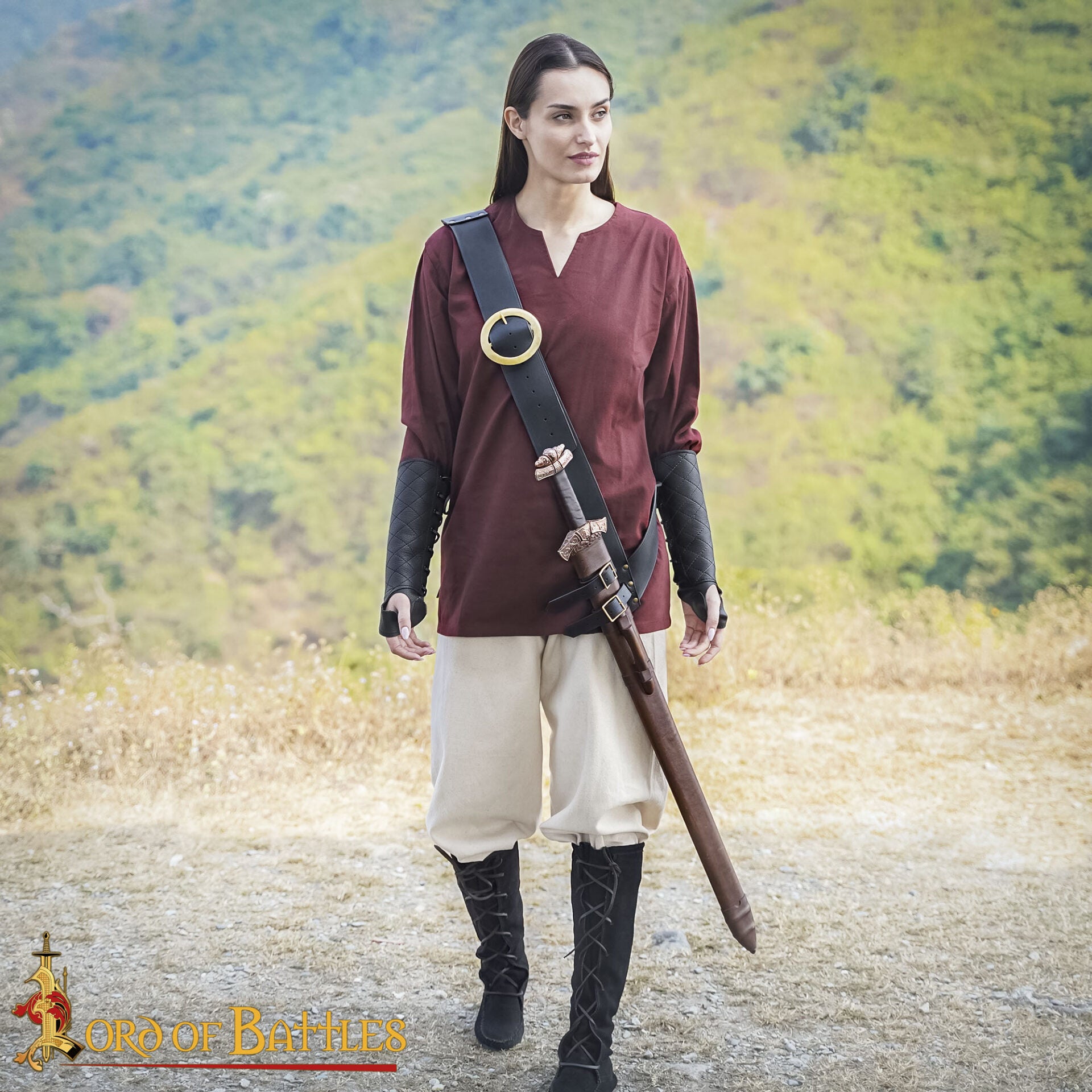 Imagen única de: Hebilla Medieval Redonda de Latón Macizo 9,5 Cm