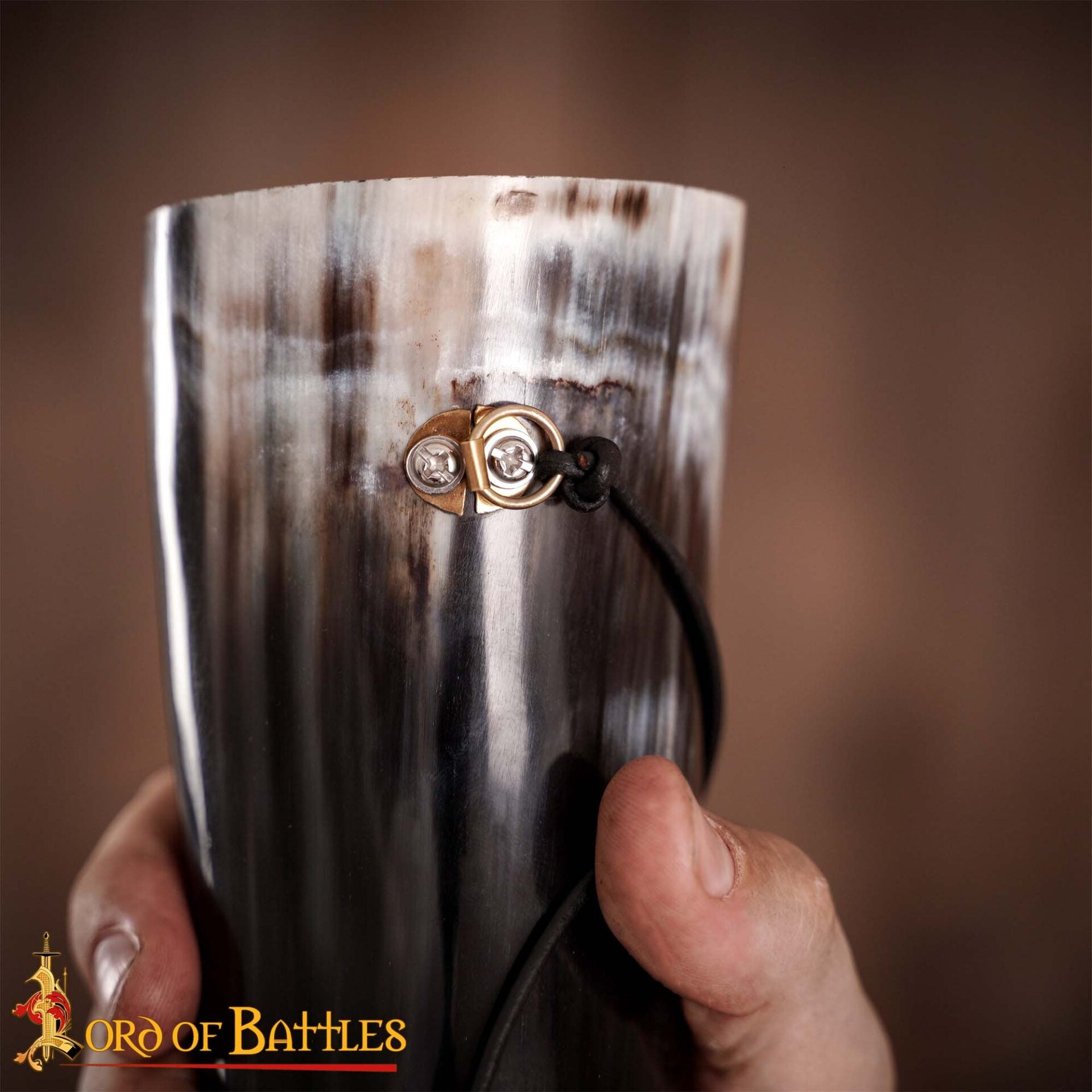 Imagen única de: Viking Blowing Horn - Bocina de Buey de Origen Ético con Boquilla de Latón