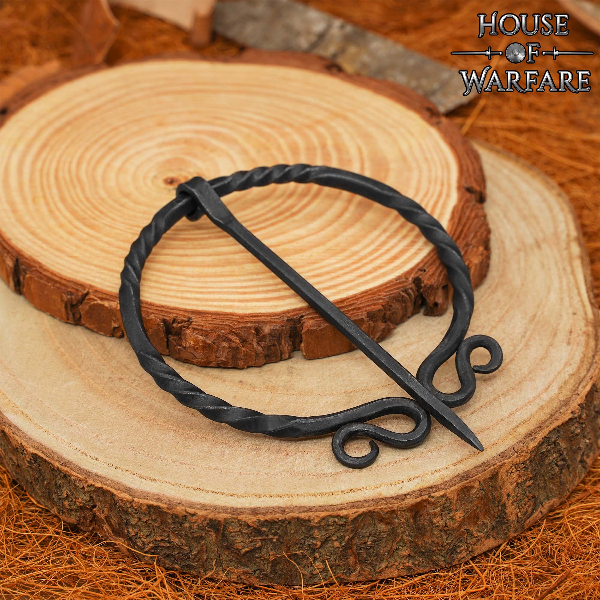 Imagen única de: Broche Vikingo de Hierro Forjado a Mano - Alfiler de Capa Medieval - Accesorio de Sujeción Nórdico Auténtico