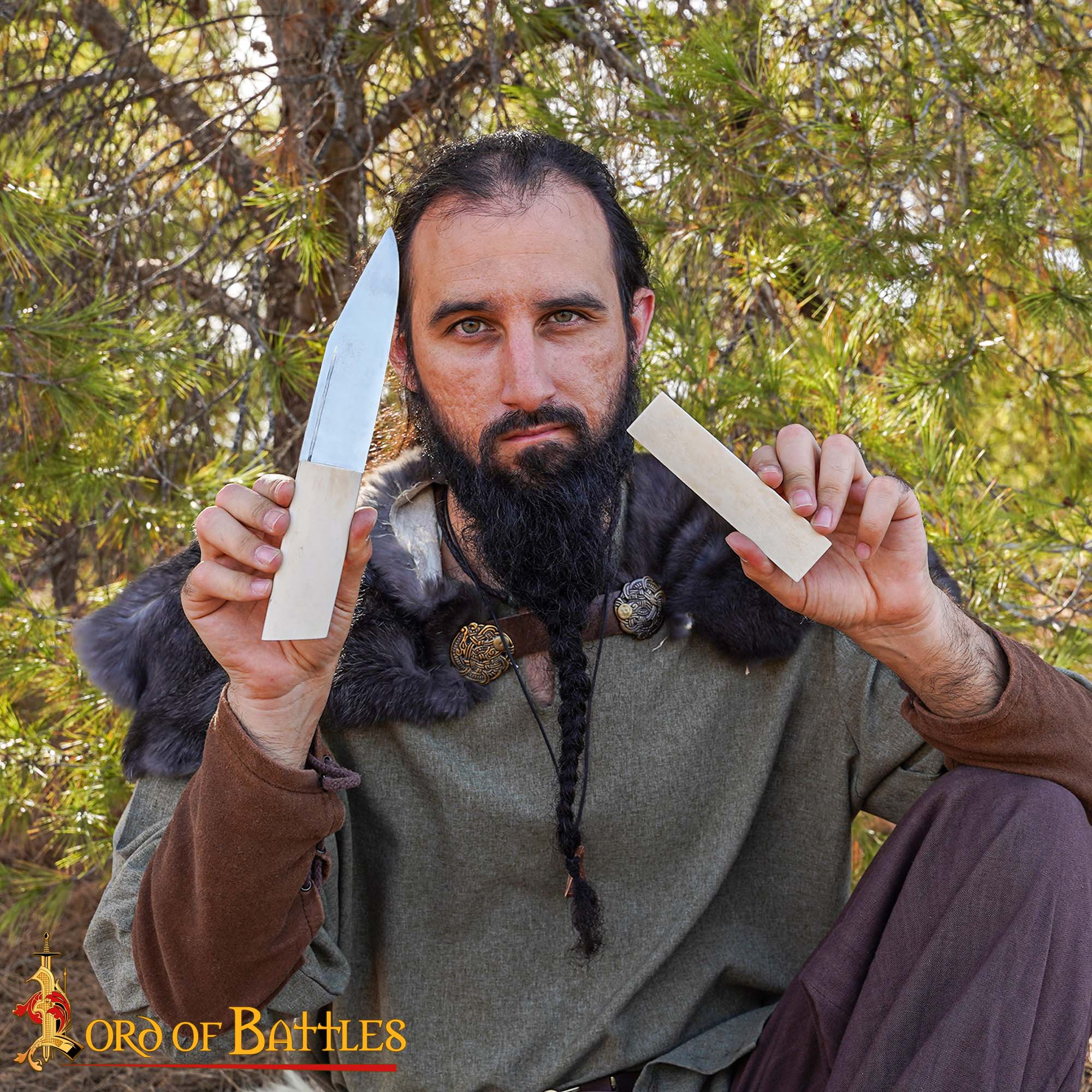 Imagen única de: Cuchillo Medieval con Mango de Hueso Auténtico