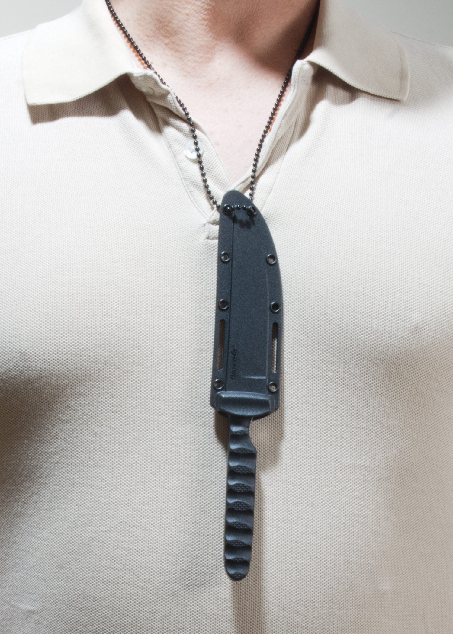 Imagen única de: Punta De Caída, Cuchillo Para El Cuello