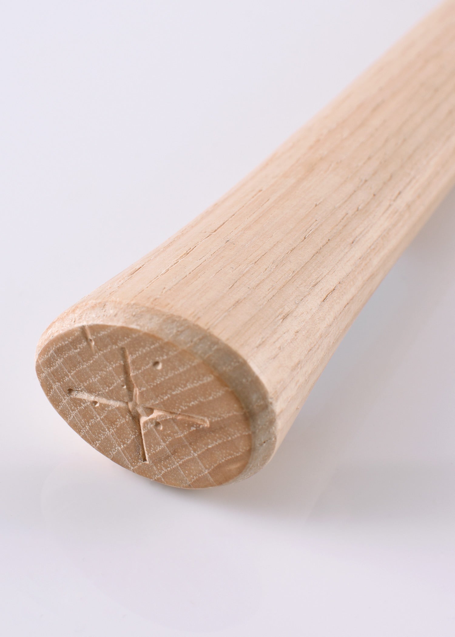 Imagen única de: Mango De Hacha De Madera De Nogal, De Aprox. 56 Cm De Largo.