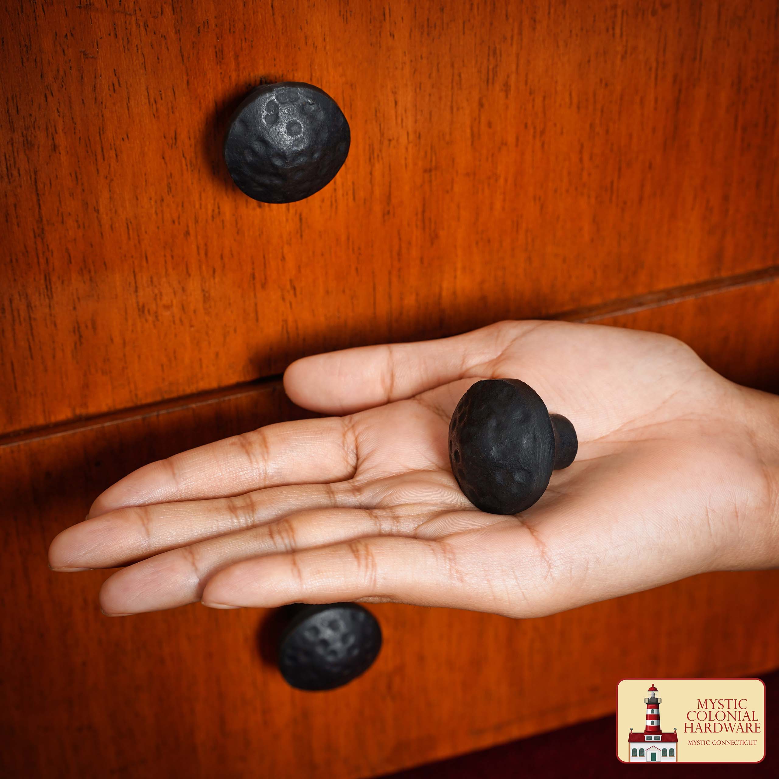 Imagen única de: Pomo Cuadrado de Hierro Forjado a Mano - 1 1/4 Pulgadas de Diámetro