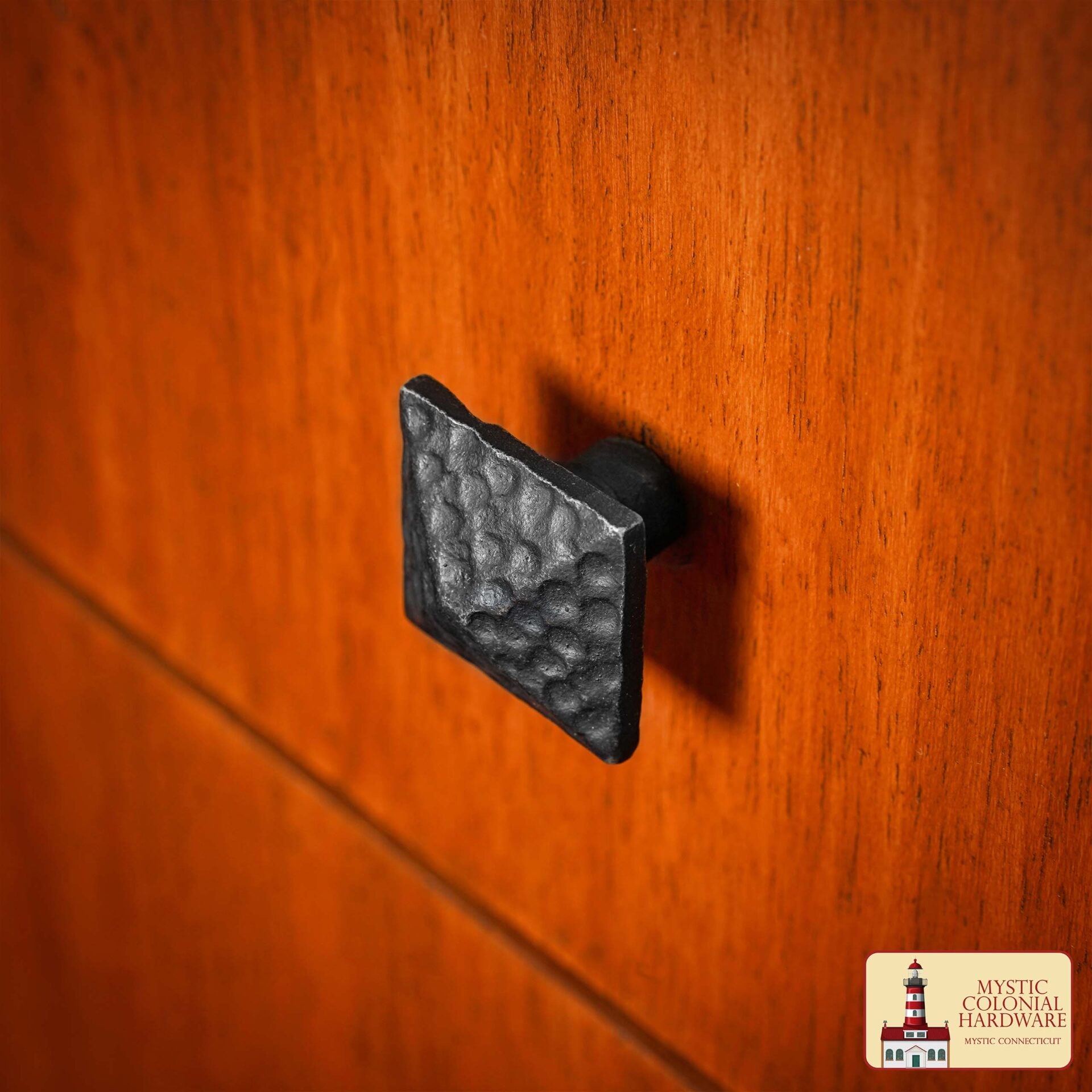 Imagen única de: Pomo Cuadrado de Hierro Forjado a Mano - 1 1/4 Pulgadas de Diámetro