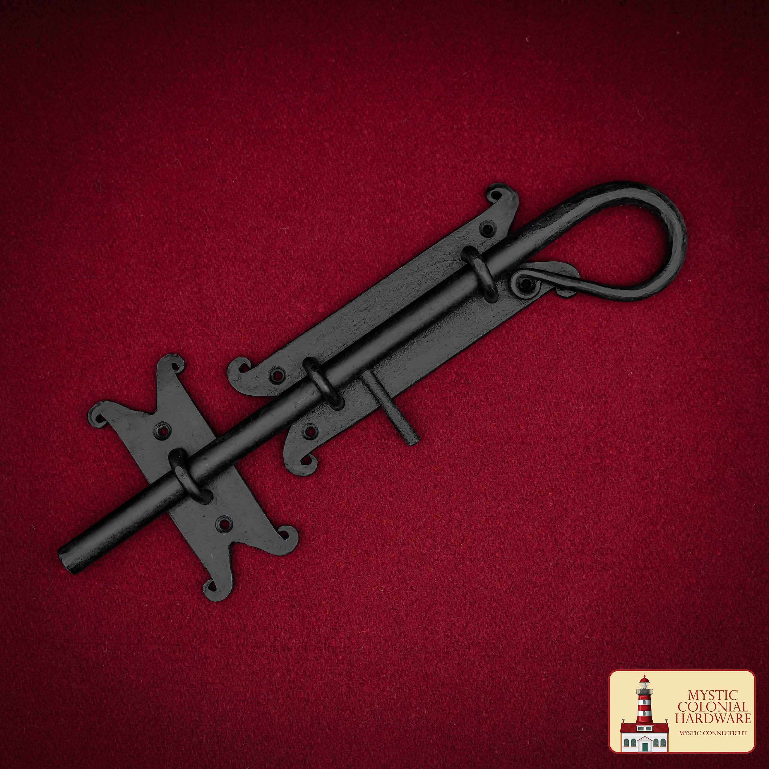 Imagen única de: Pestillo Corredizo de Hierro Fundido Negro - Pestillo Rústico para Puertas, Puertas de Granero, Cobertizos y Armarios - Cerradura Primitiva para Puerta de Hierro Negro de Mystic Colonial Hardware
