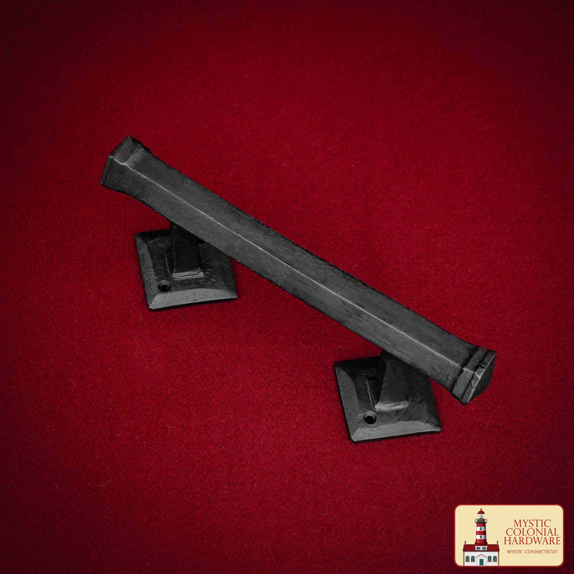 Imagen única de: Tirador de Puerta de Castillo de Estilo Medieval: Hierro Macizo Forjado a Mano