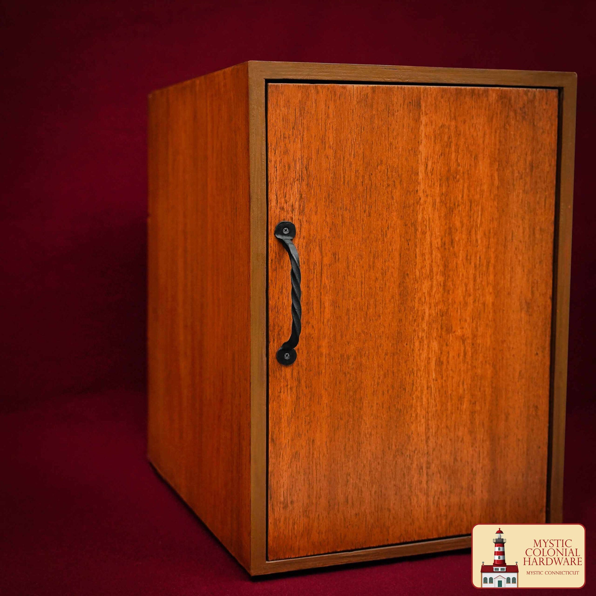 Imagen única de: Juego de 2 Tiradores de Puerta Rústicos Forjados a Mano: Ideal para Ambientes Victorianos, Coloniales, Retro, Steampunk, Góticos, Barrocos y Medievales, 16,5 Cm