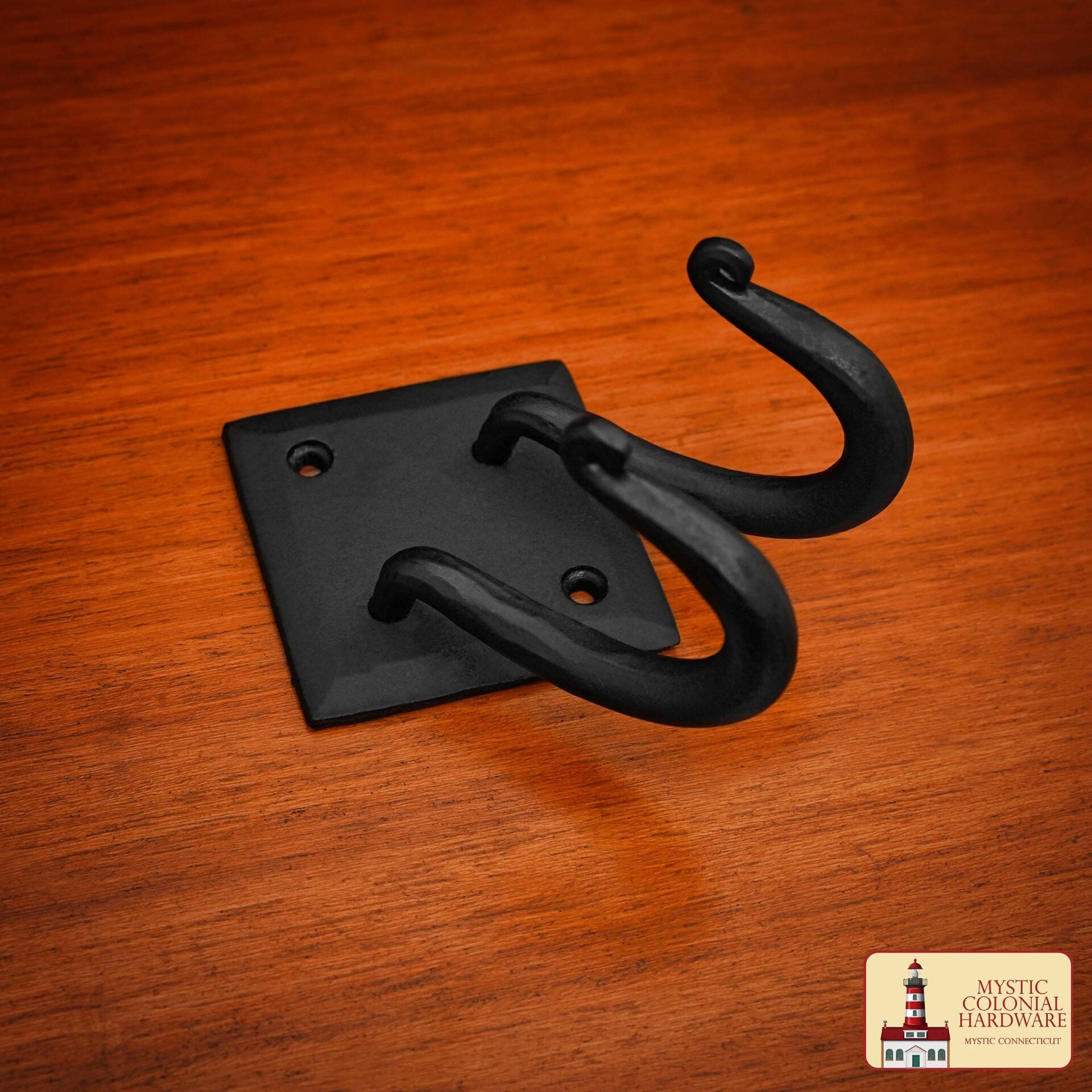 Imagen única de: Ganchos de Pared Rústicos de Hierro Fundido, Ganchos Utilitarios Retro Resistentes para Colgar Abrigos, Bolsos, Toallas, Batas, Sombreros y Más, Acabado: Ennegrecido con Aceite