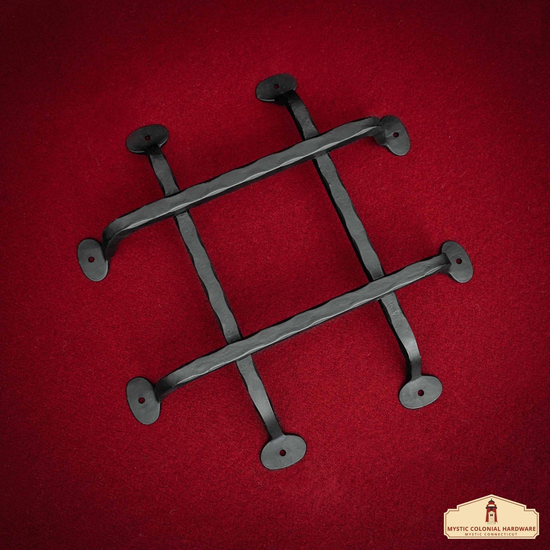 Imagen única de: Puerta Rústica Forjada a Mano Parrilla Speakeasy: Ideal para Ambientes Coloniales, Retro, Steampunk, Góticos, Barrocos y Medievales, (28.7x29.1) Cm