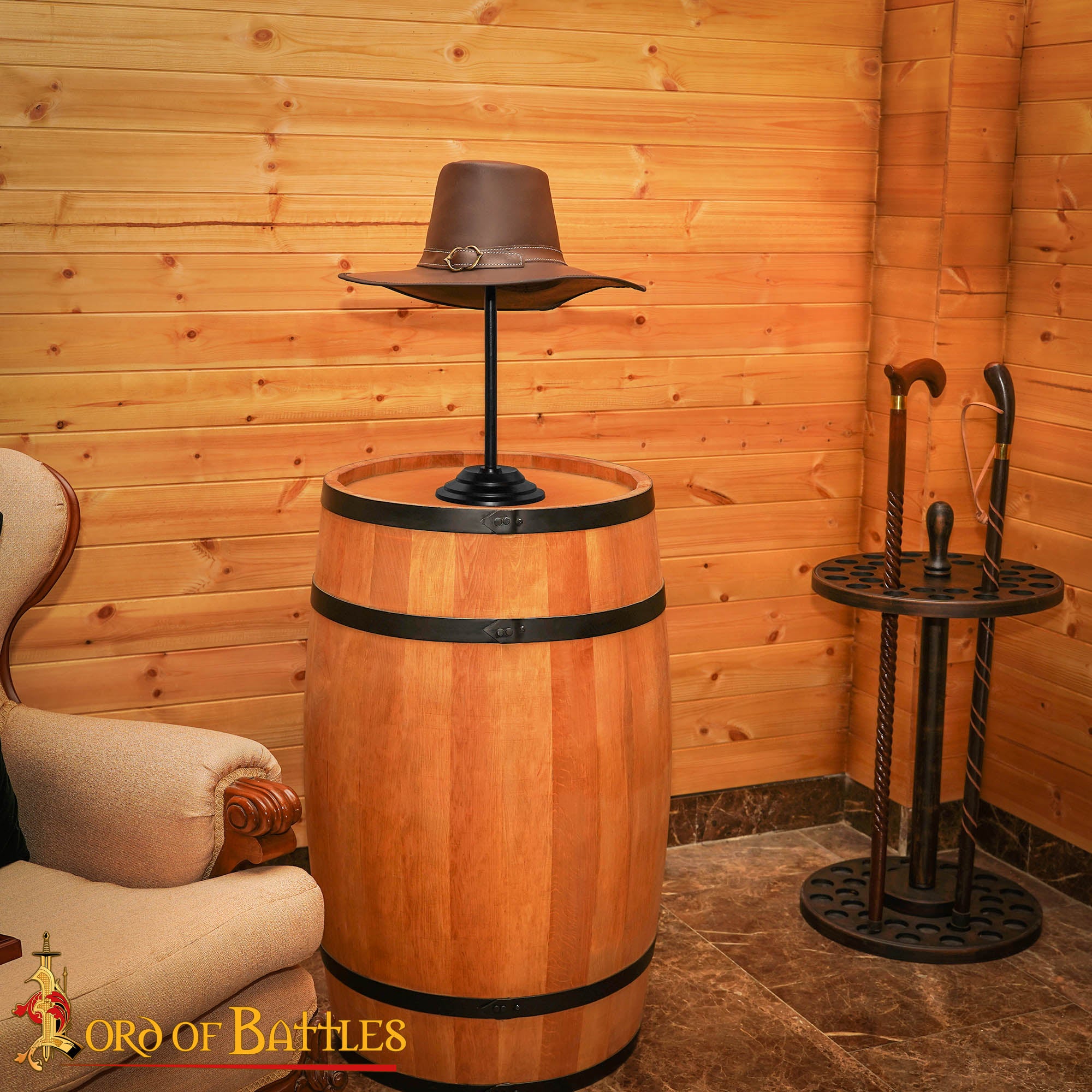 Imagen única de: Soporte para Casco de Hierro - 17 Pulgadas Acabado en Negro | Expositor Resistente para Cascos Medievales, Vikingos y de Fantasía