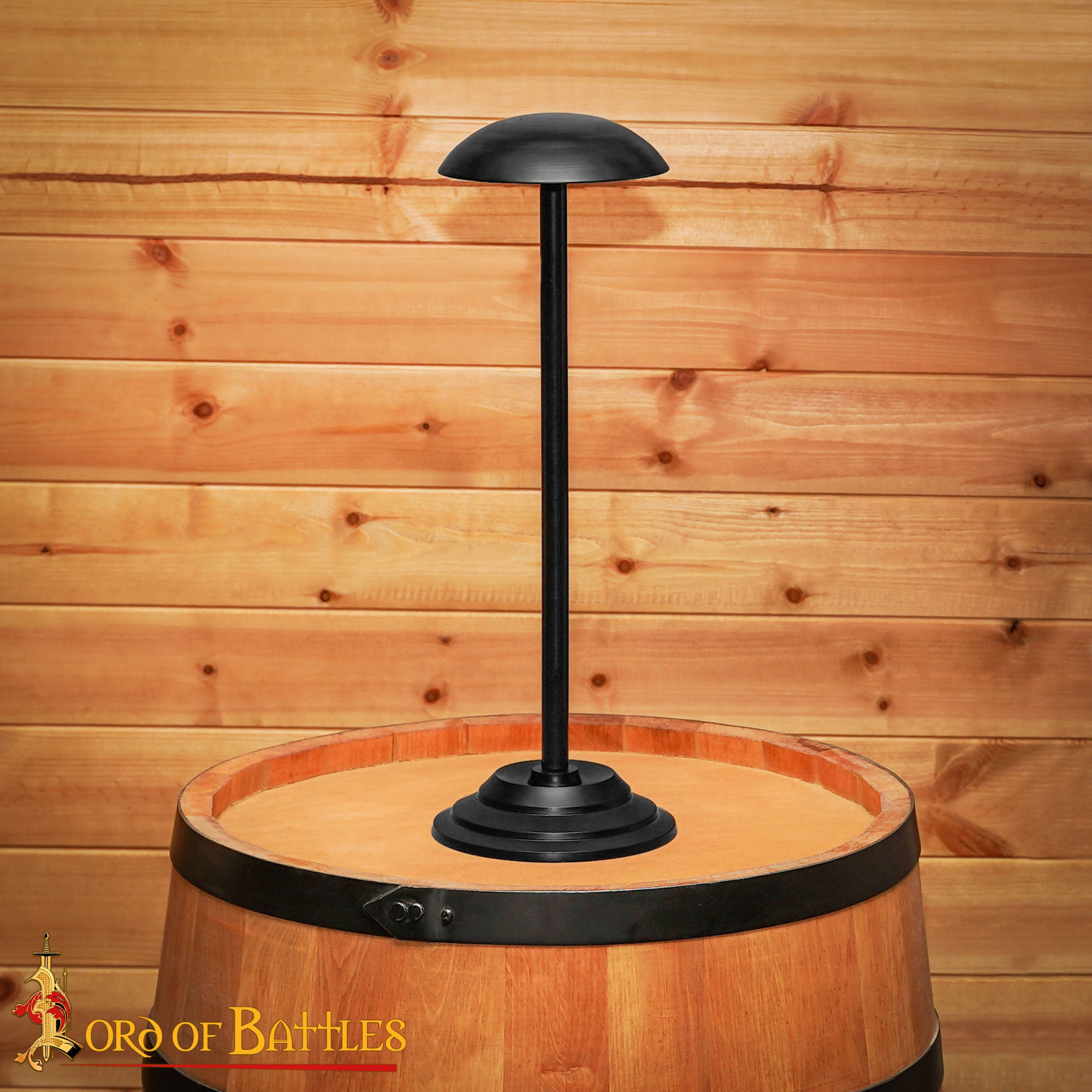 Imagen única de: Soporte para Casco de Hierro - 17 Pulgadas Acabado en Negro | Expositor Resistente para Cascos Medievales, Vikingos y de Fantasía