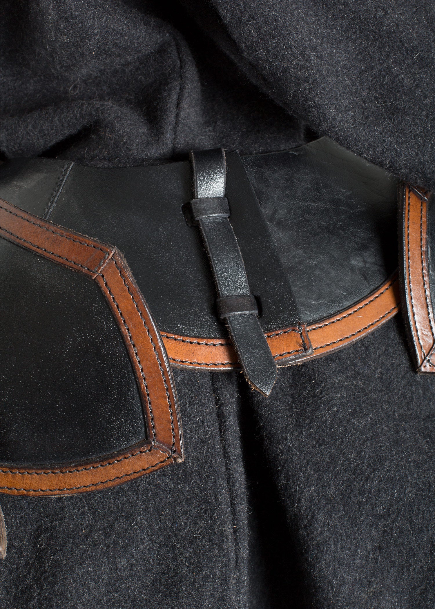 Imagen única de: Hombreras Y Cuello, Negro/marrón