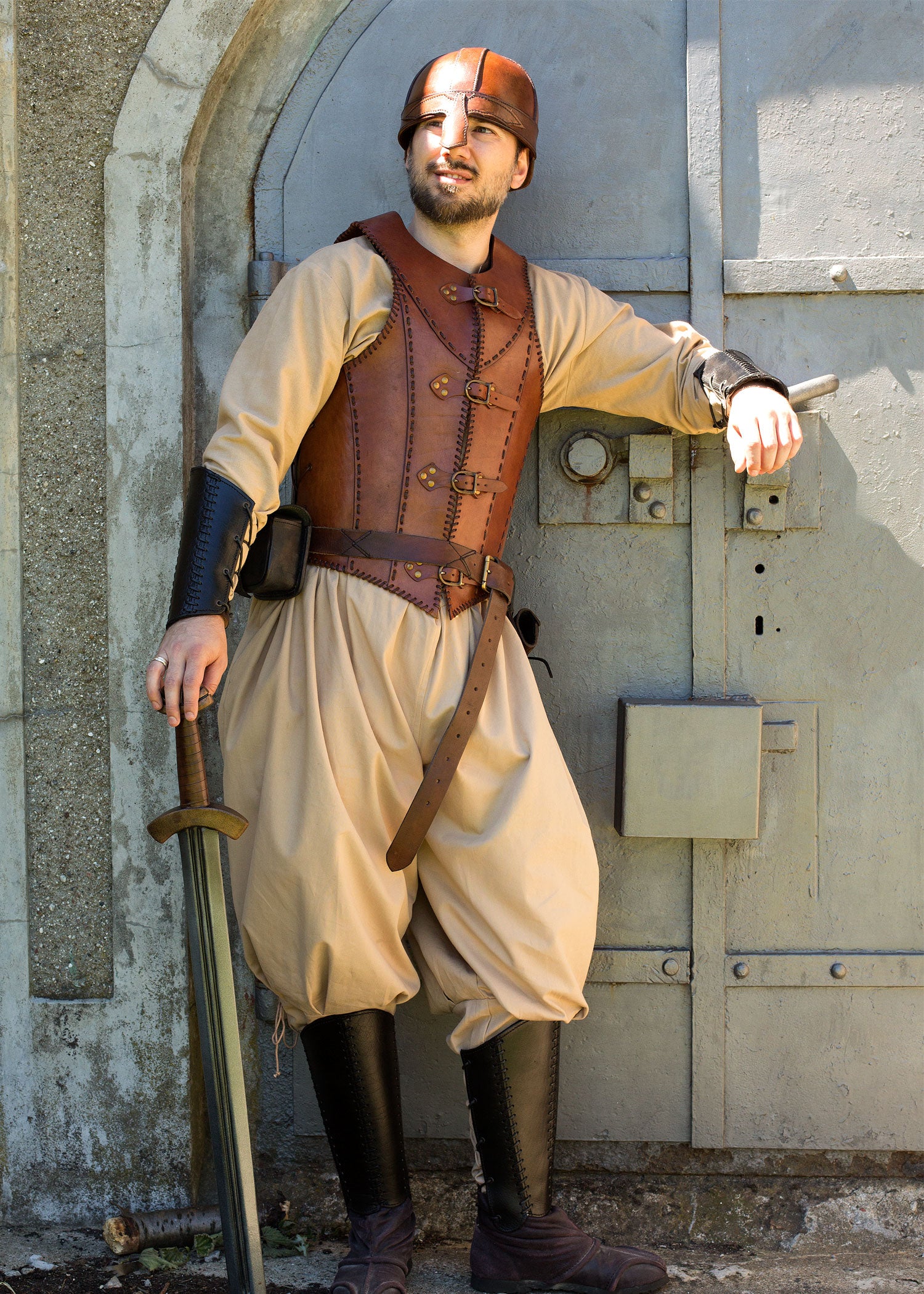 Imagen única de: Armadura De Cuero Veterano, Negra O Marrón.