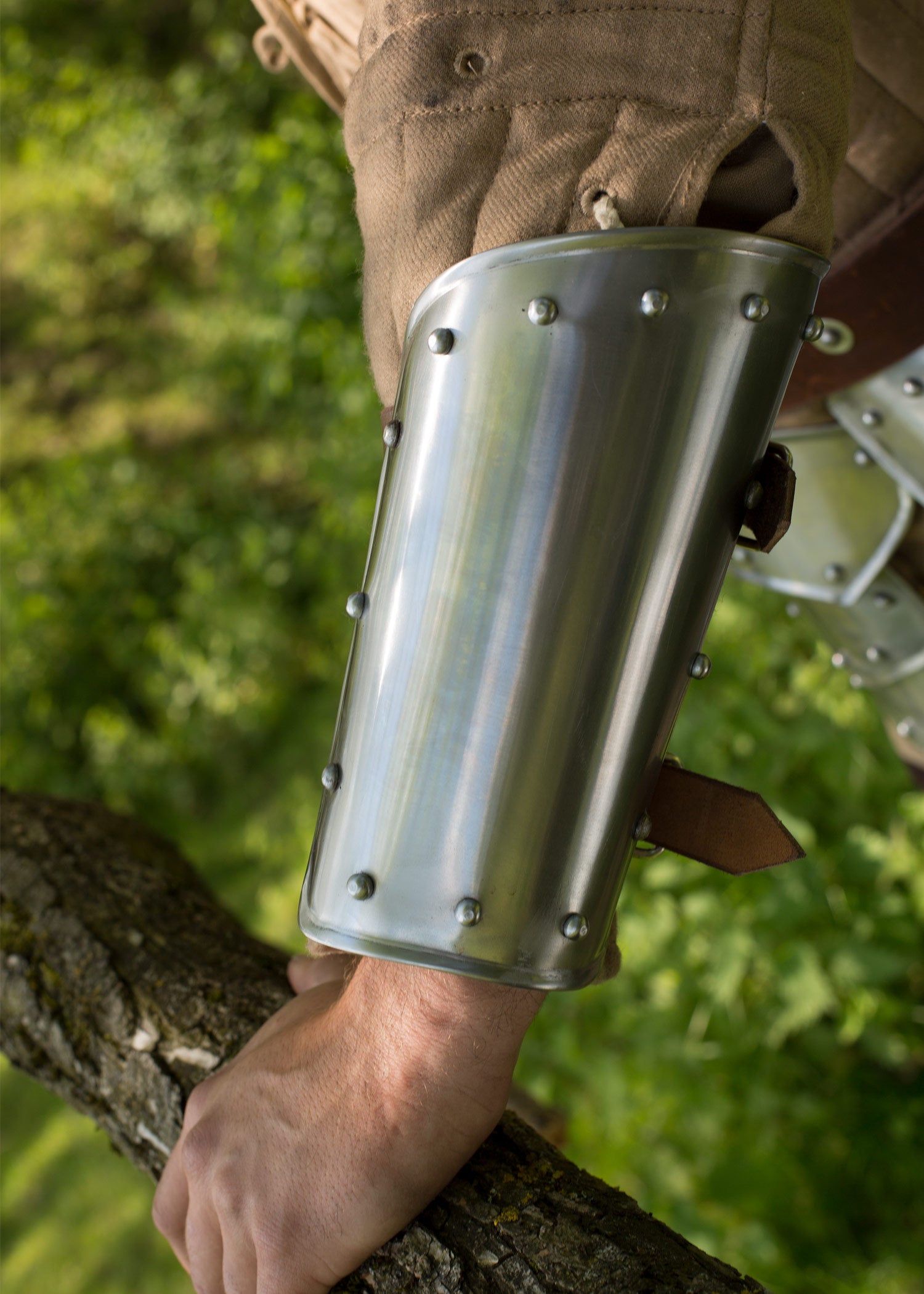 Imagen única de: Brazales Guerrero De Acero, Par