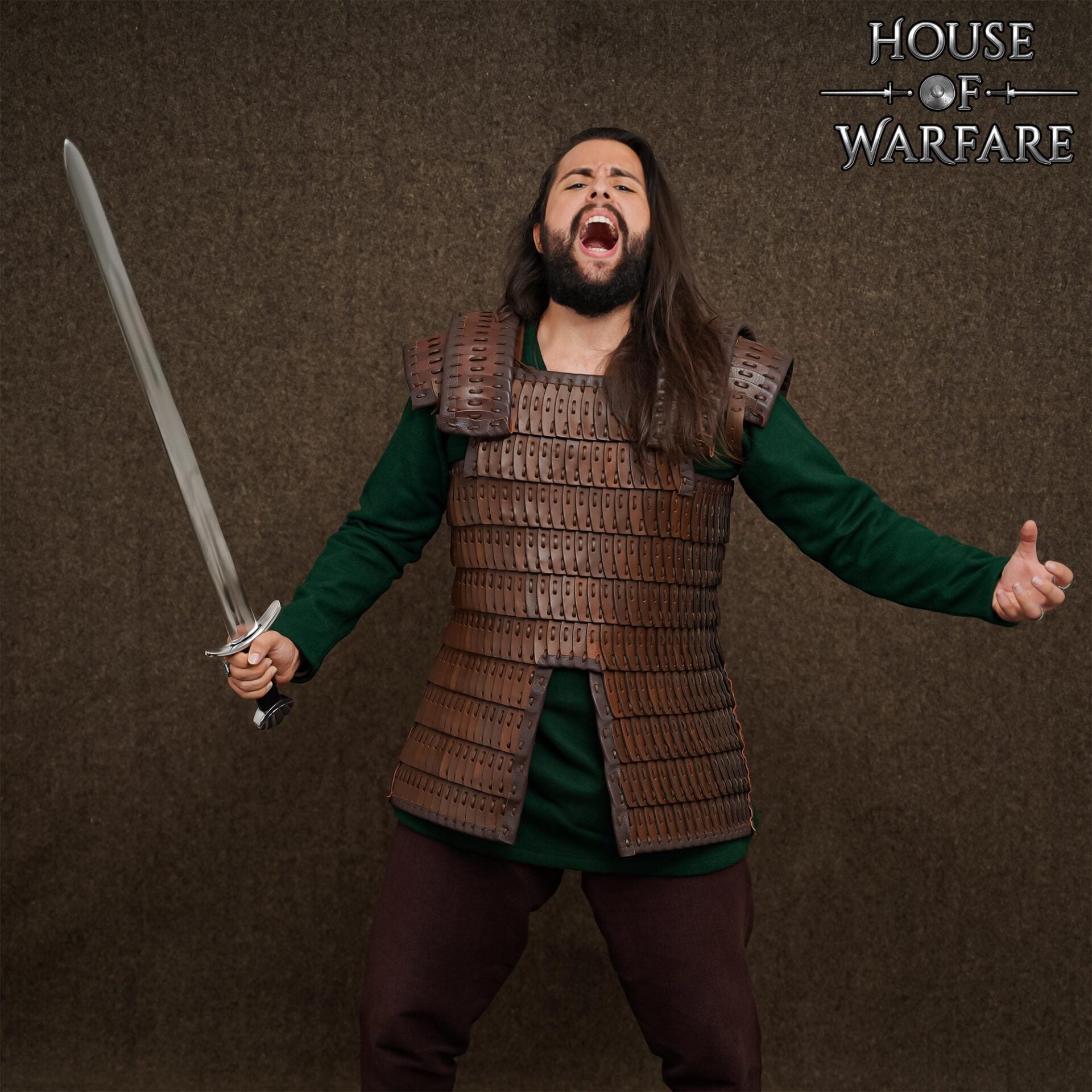 Coraza Laminar Vikinga de Cuero con Hombreras