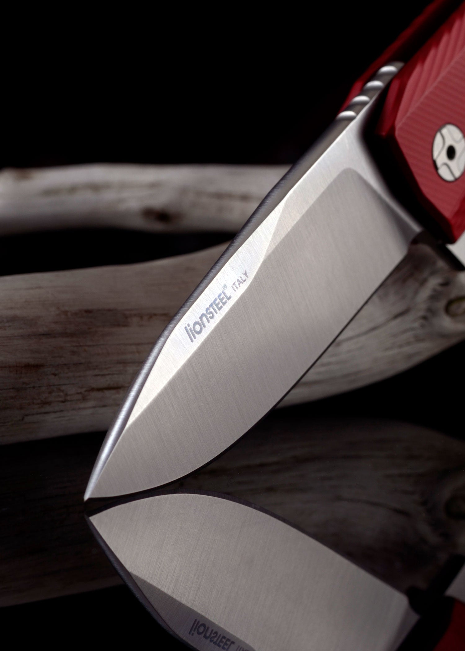 Imagen única de: Navaja Rok Aluminio, Roja, Acabado Satinado, Lionsteel