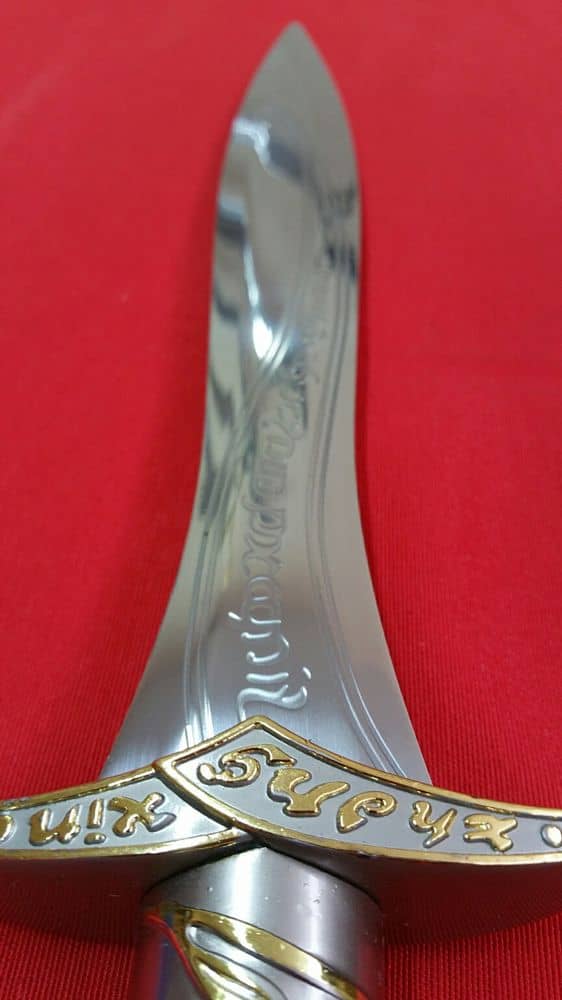 Imagen única de: Espada Dardo Con Expositor