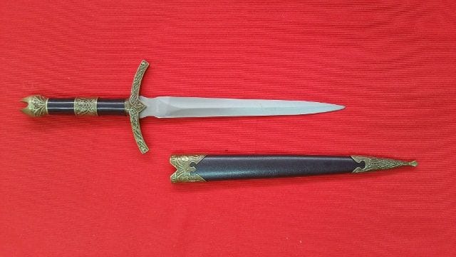Imagen de Daga Espada Rey Brujo Señor De Los Anillos S0145 parte de nuestra colección en Tienda Medieval, sitio oficial.