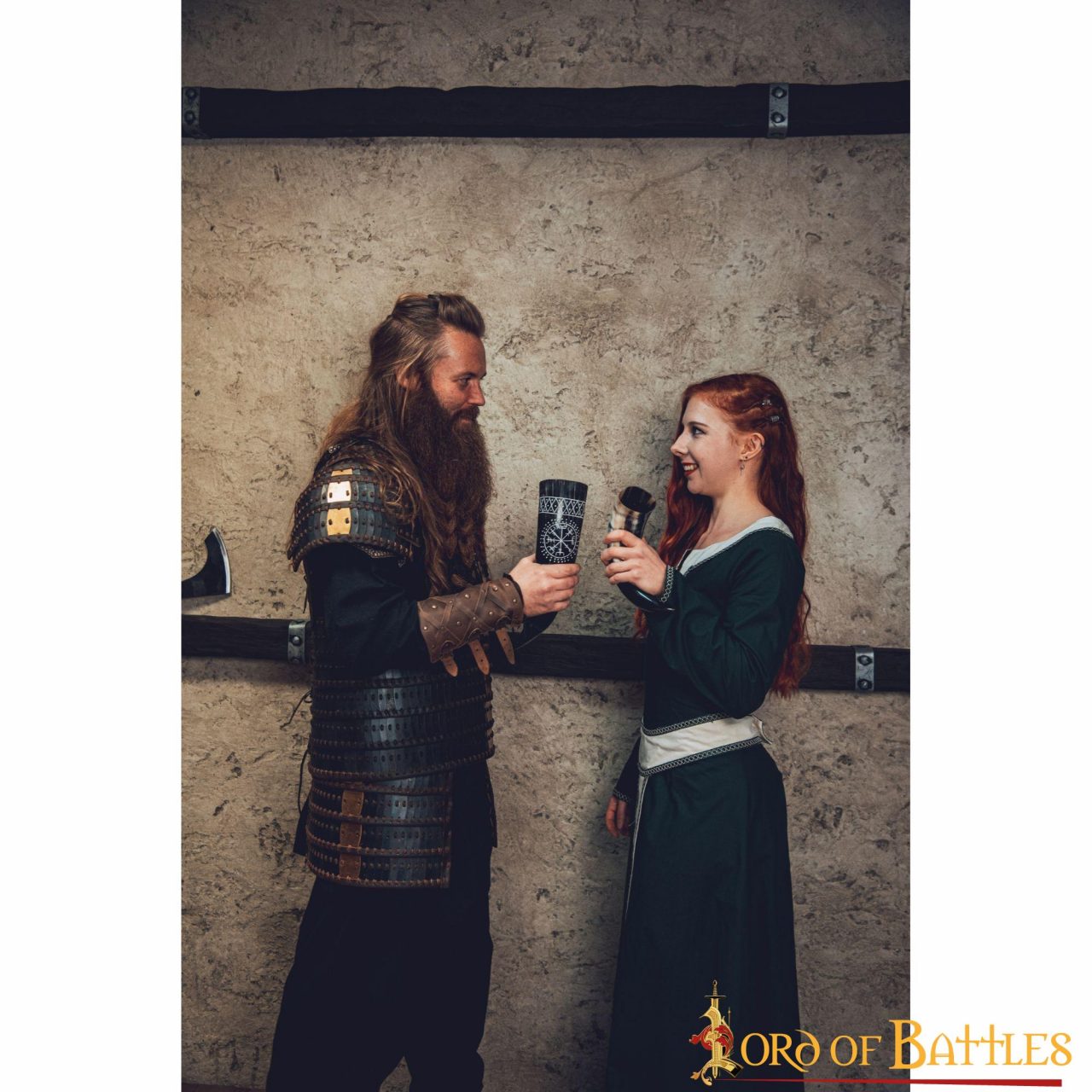 Imagen única de: El Cuerno para Beber Vegvisir 400 - 500 Ml Hecho a Mano con Auténtico Cuerno de Buey