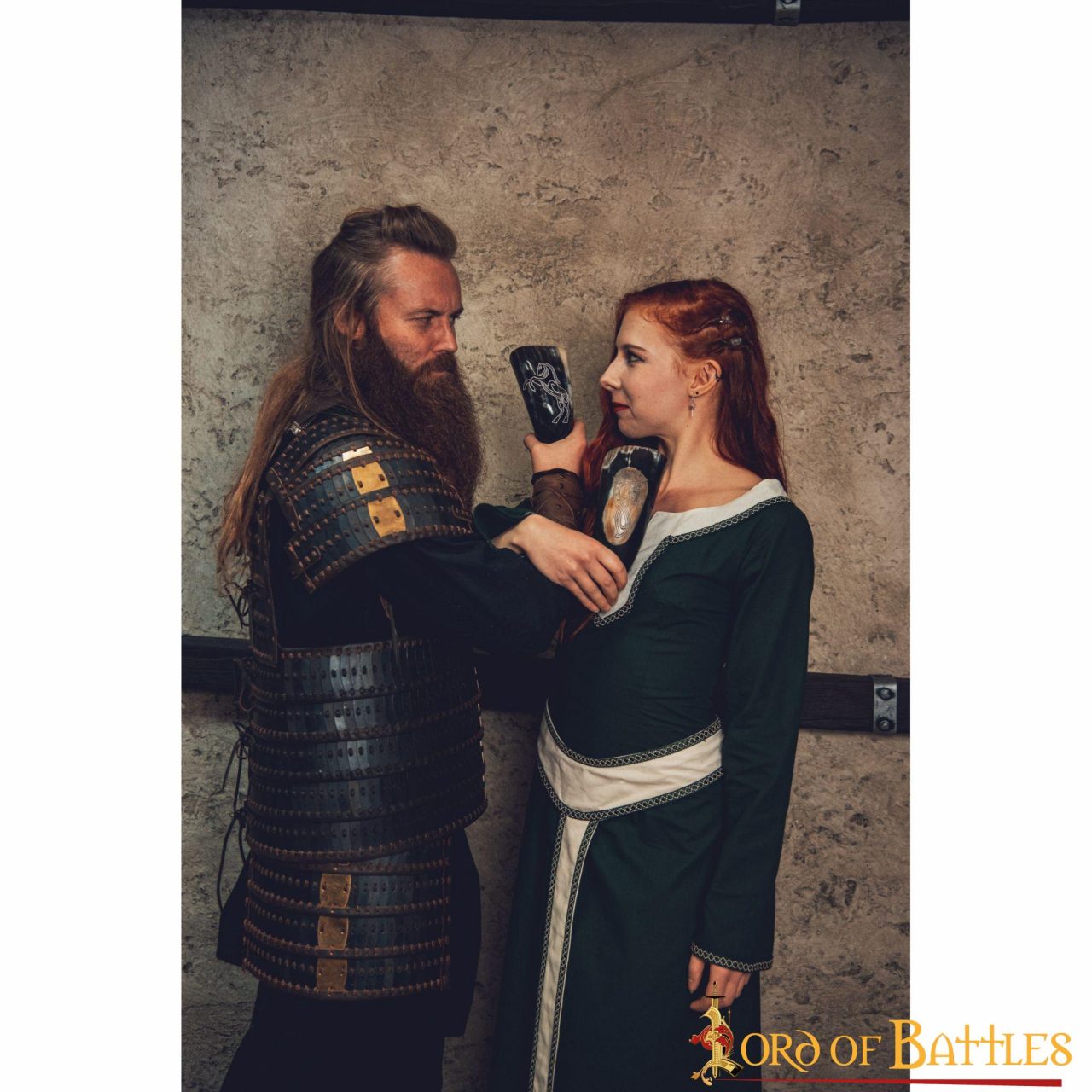 Imagen única de: Viking Drinking Horn 400 - 500 Ml Cuerno de Buey Auténtico Hecho a Mano