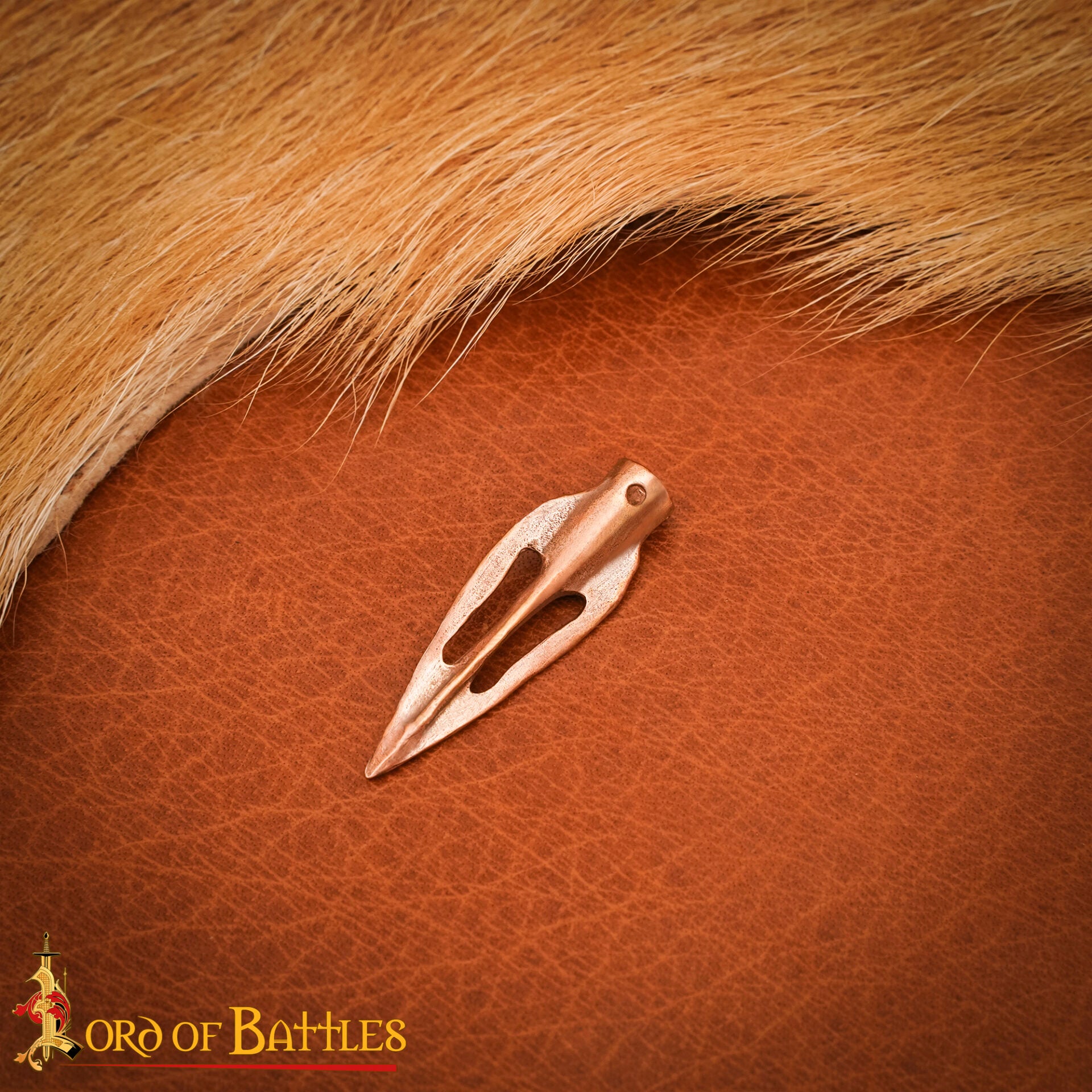 Imagen única de: Punta de Flecha de Bronce Fundido a la Cera Perdida con Hoja Perforada Siglos Viii-v A.c. 3,5 Cm