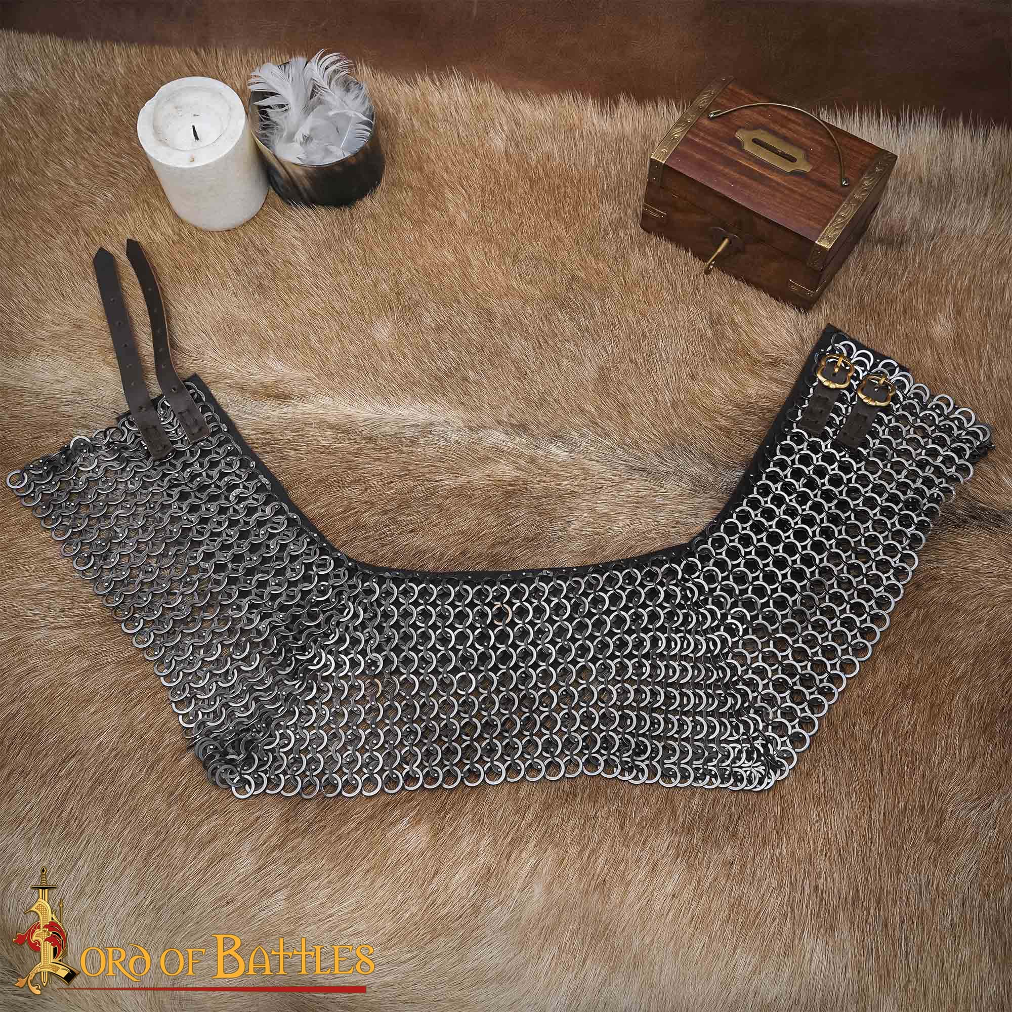 Imagen única de: Gorget de Cota de Malla / Estándar - Anillo Plano Remachado de 9 Mm con Anillos Sólidos Planos Alternos, Acero Inoxidable de Calibre 18 - Ideal para Combate en Escenarios y Recreaciones