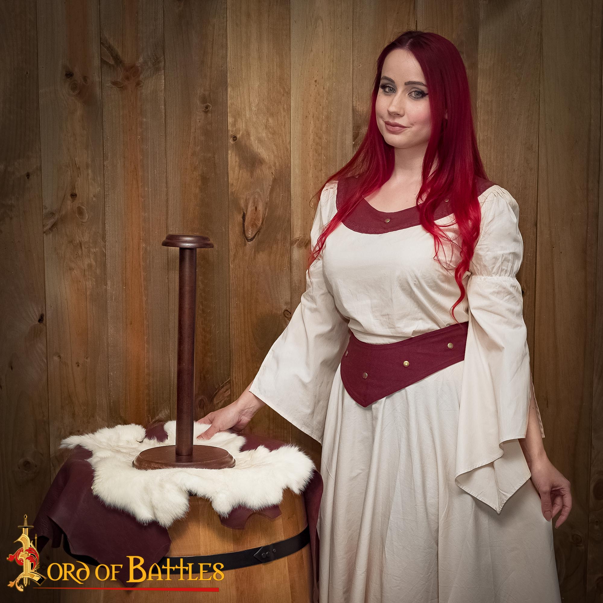 Imagen única de: Soporte de Madera Desmontable Hecho a Mano para Cascos con o sin Aventail