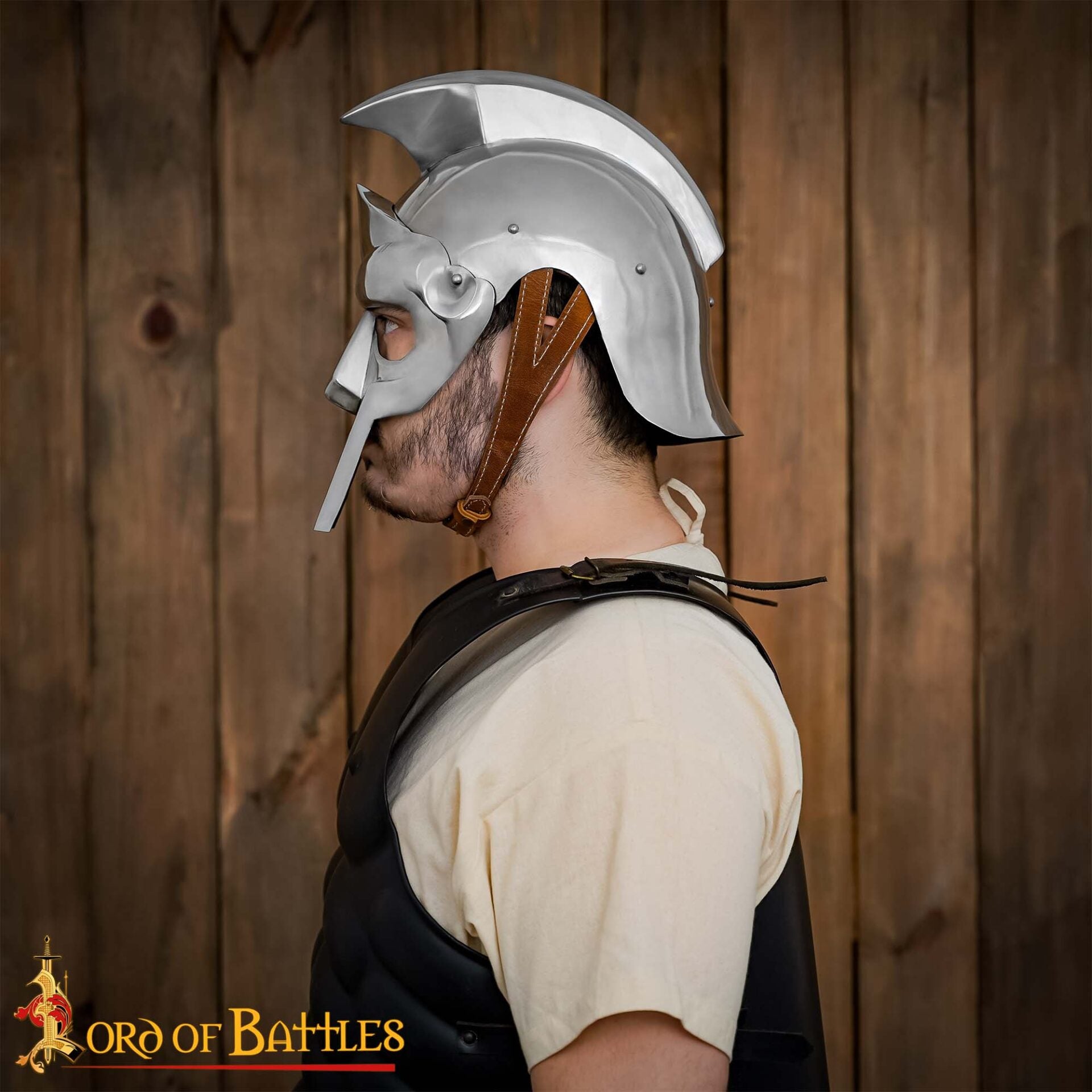 Imagen única de: Casco de Gladiador Maximus - Acero Pulido con Forro de Cuero Armadura de Gladiador Romano