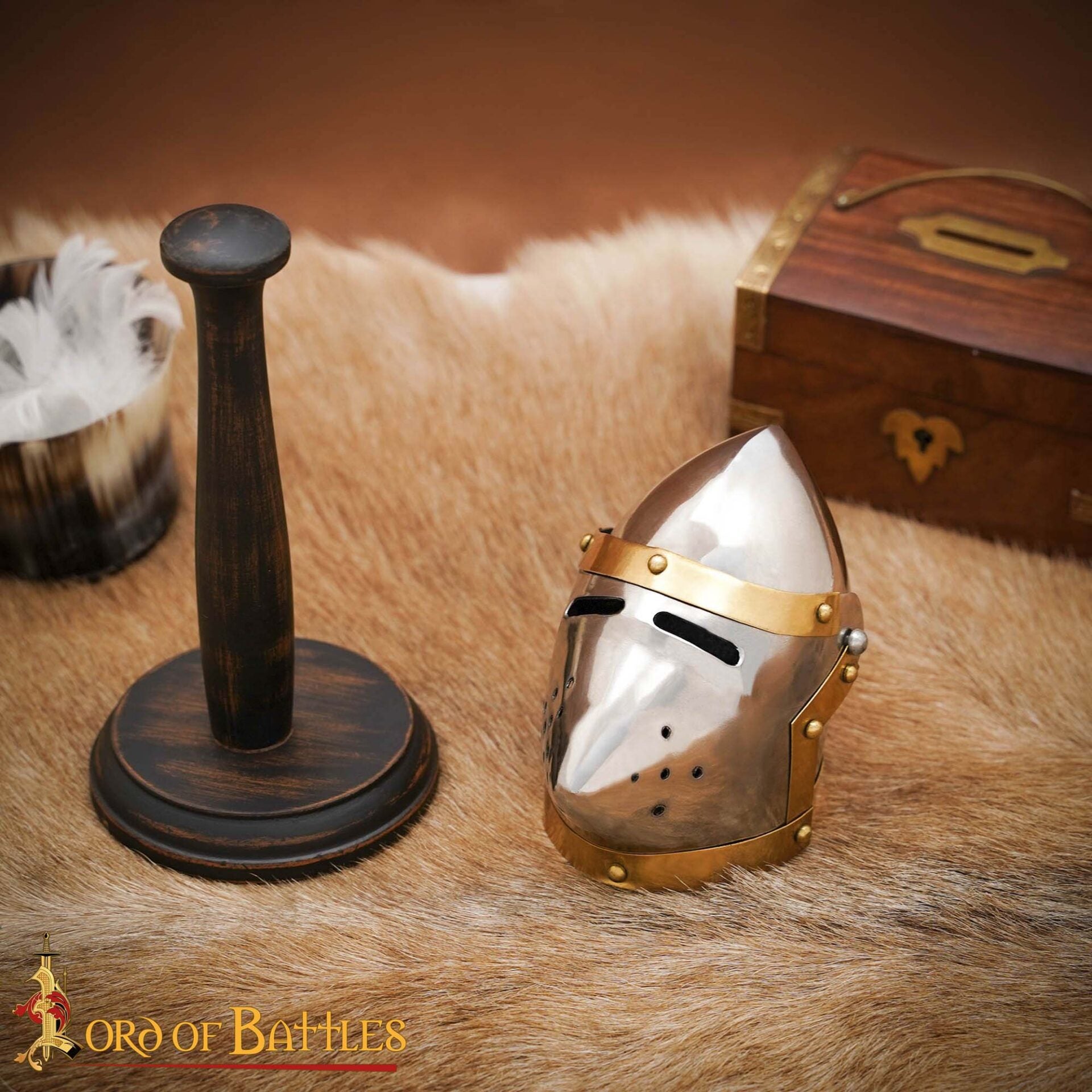 Imagen única de: Mini Casco Pequeño Decorativo Cara de Cerdo Bascinet - Réplica de Casco Medieval