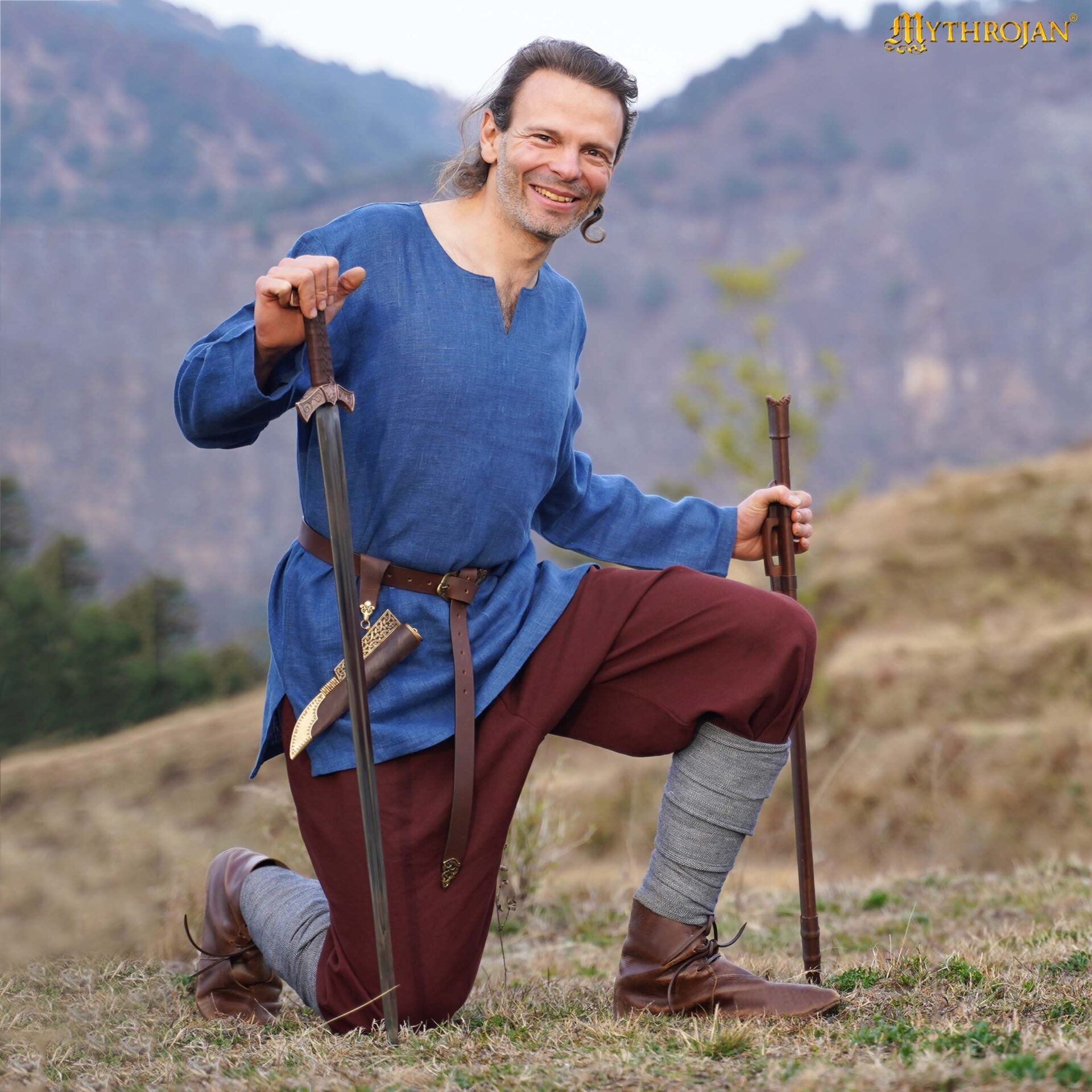 Imagen única de: Cubrepiernas de Lana Raven Viking: Practicidad y Protección con Detalles Históricos