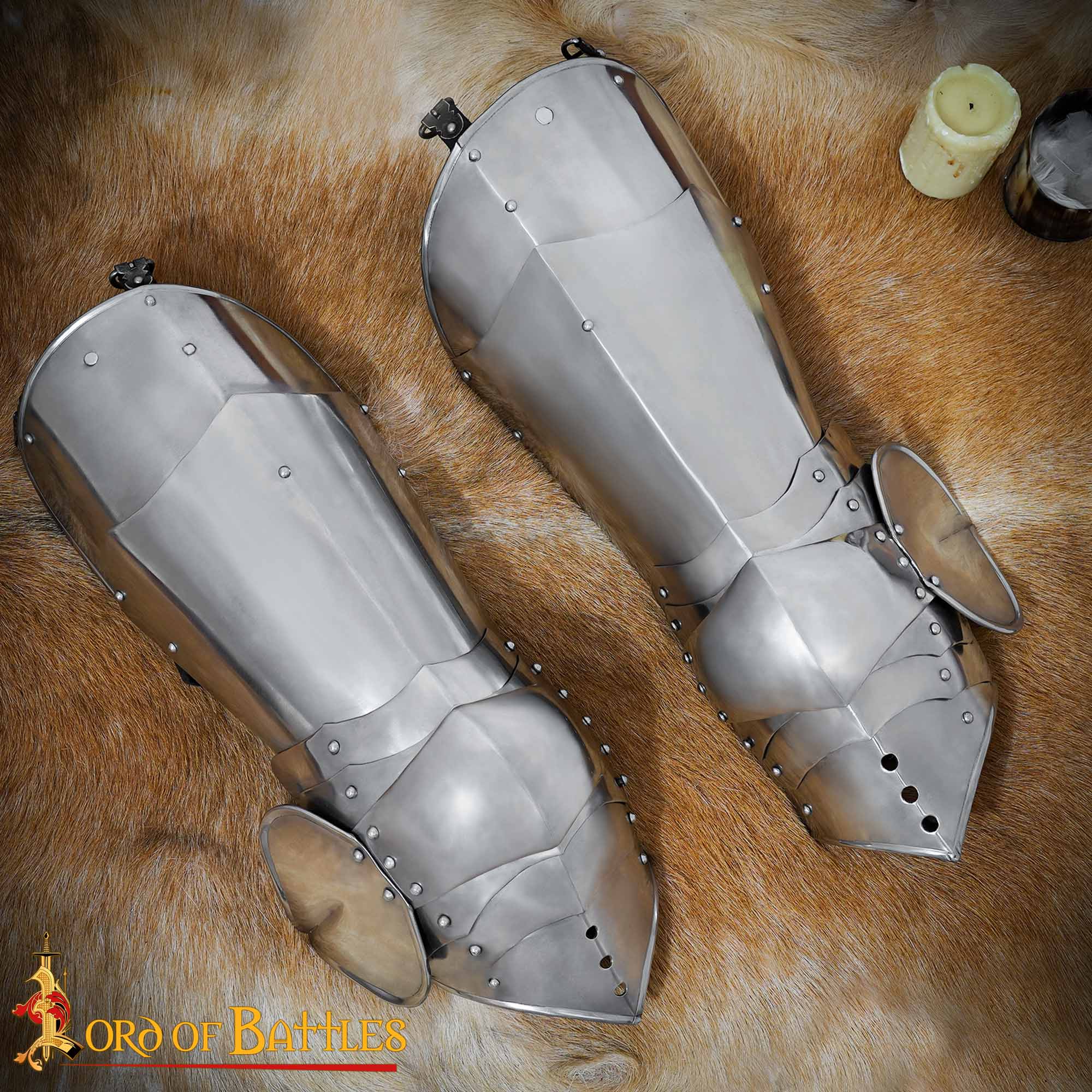 Imagen única de: Armadura de Piernas de Caballero Gótico con Poleyns - Acero Pulido de Calibre 16