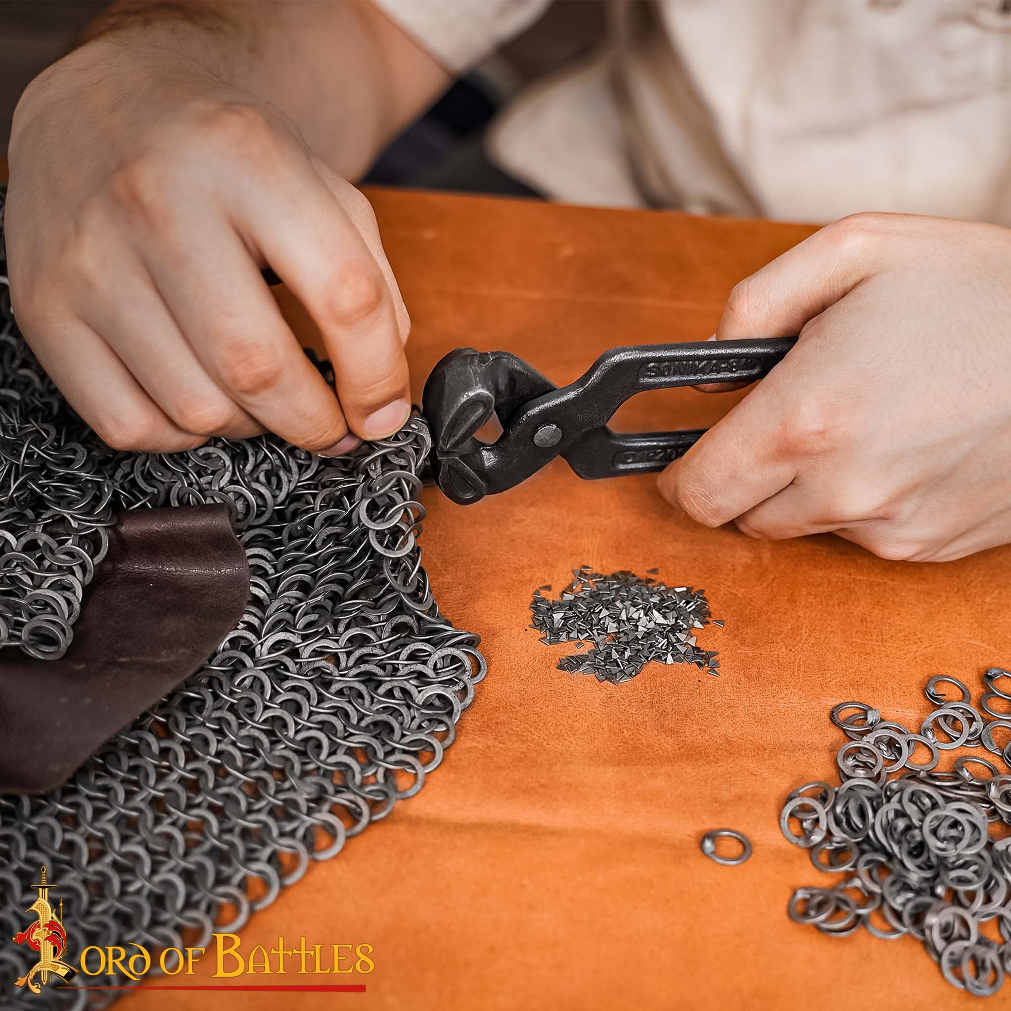 Imagen única de: Herramienta de Remachado de Cuña - Alicates de Acero Negro de 8 Pulgadas para Anillos de Cota de Malla de 9 Mm - Herramienta de Remachado de Ensamblaje de Cota de Malla Auténtica