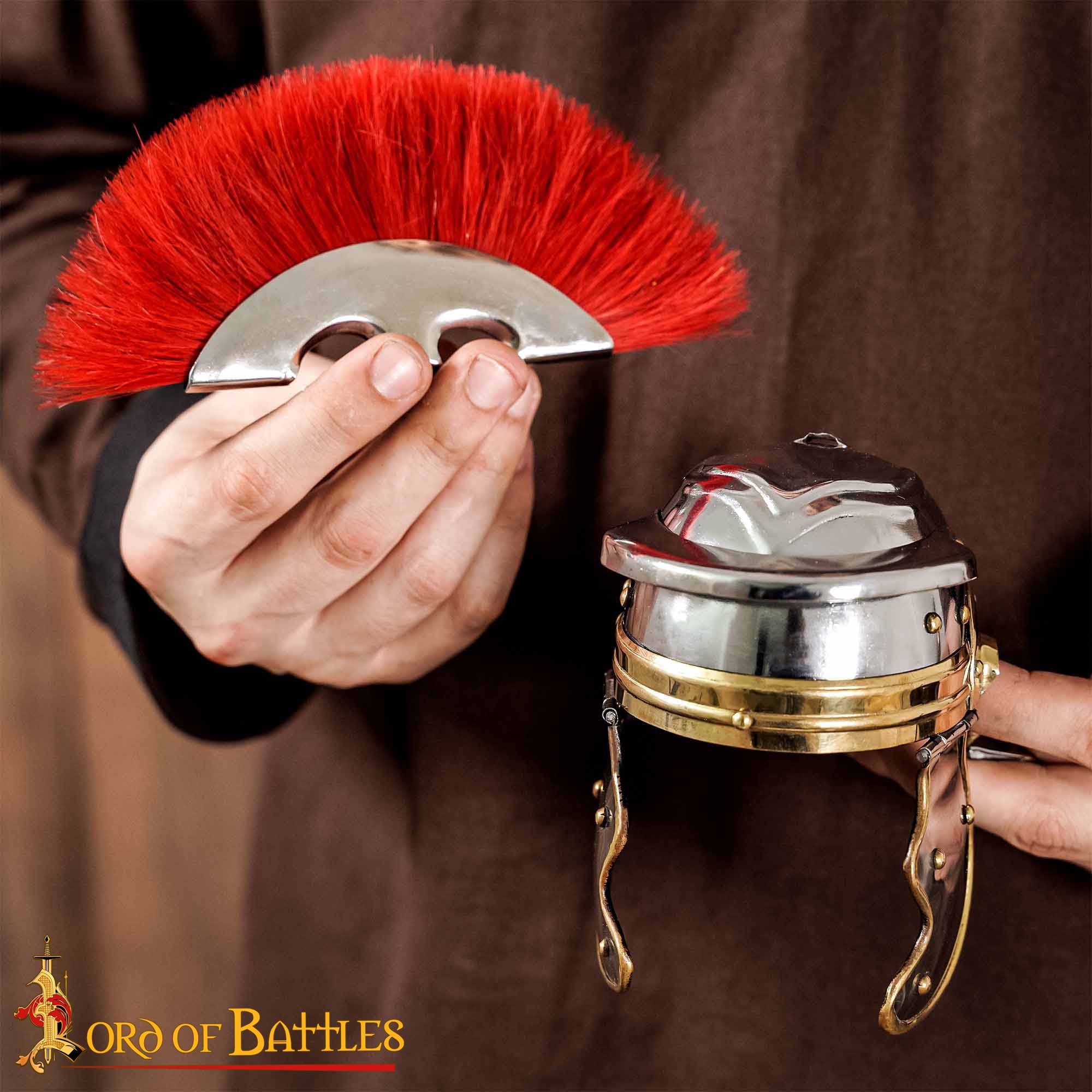 Imagen única de: Minicasco de Centurión Romano Decorativo con Penacho Rojo y Soporte de Madera