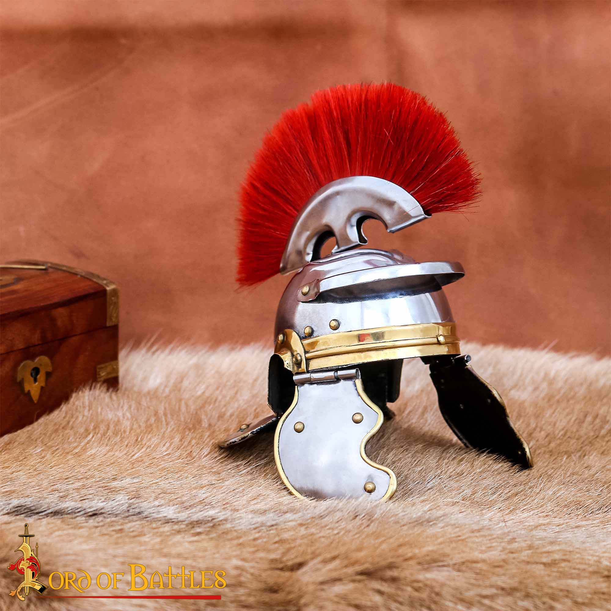 Imagen única de: Minicasco de Centurión Romano Decorativo con Penacho Rojo y Soporte de Madera