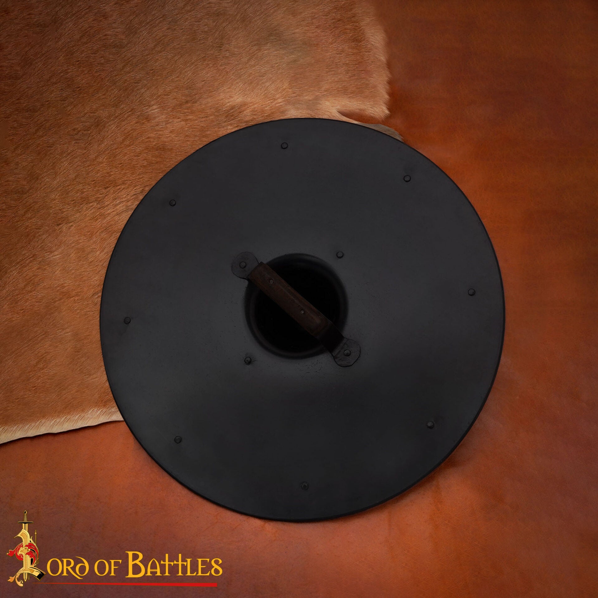 Imagen única de: Escudo Medieval Forjado a Mano - 19 Pulgadas de Diámetro - Acabado en Acero Natural