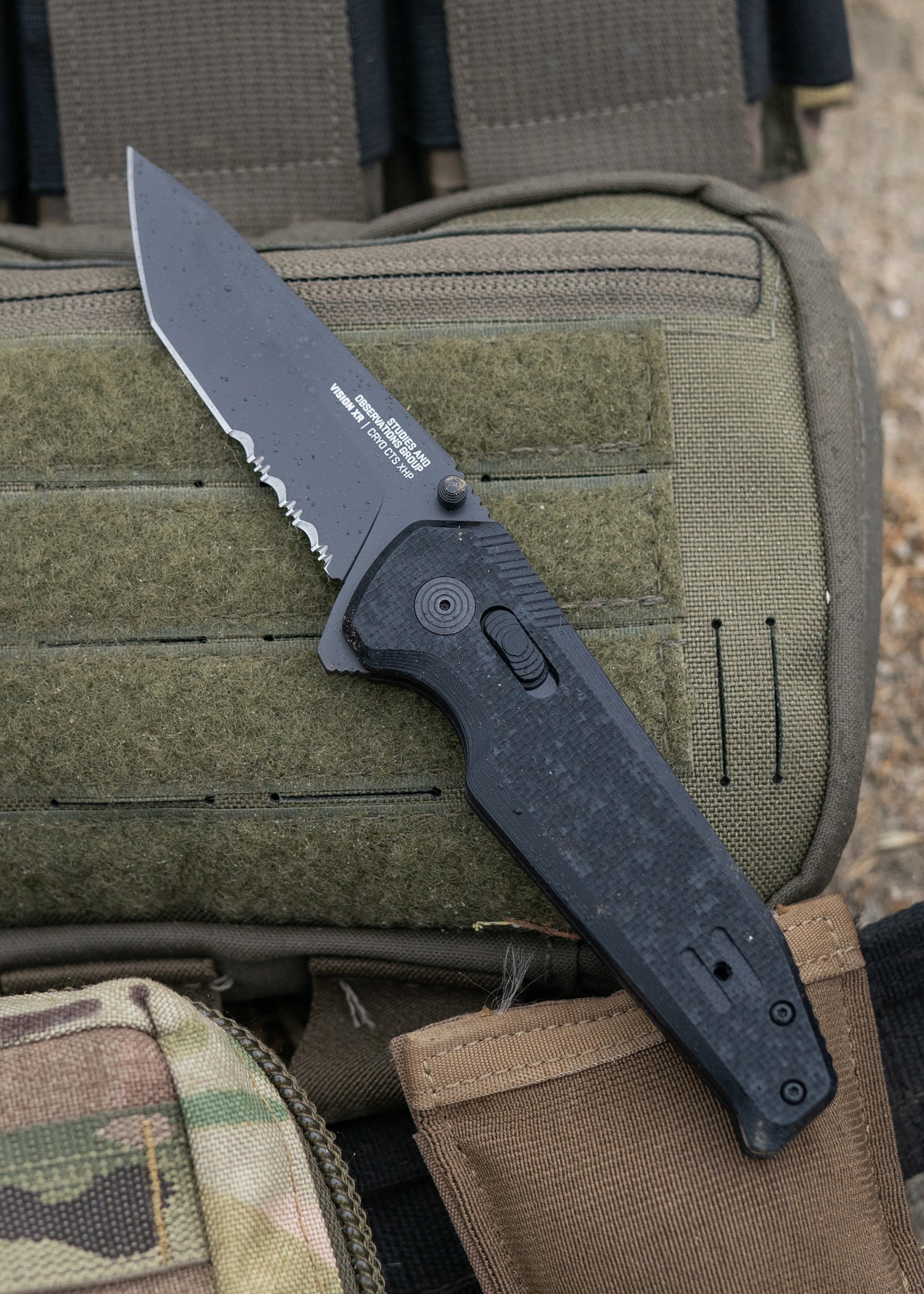 Imagen única de: Navaja De Bolsillo Vision Xr - Negra, Parcialmente Dentada, Sog