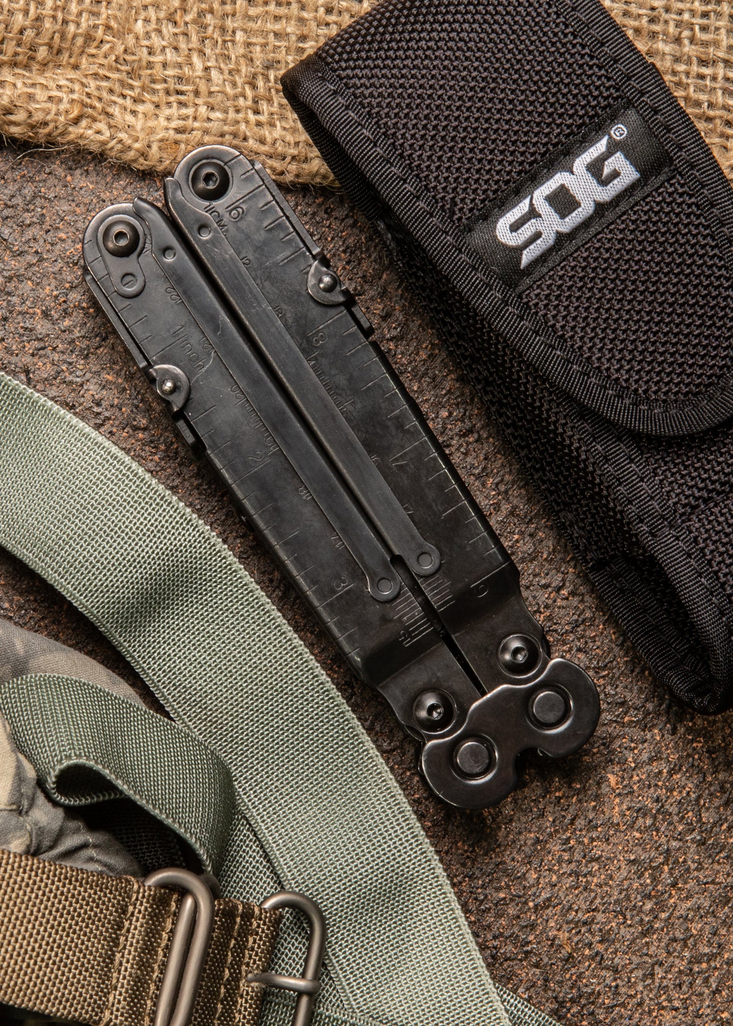 Imagen única de: Multiherramienta Powerlock Eod, Negra, Funda De Nailon, Sog