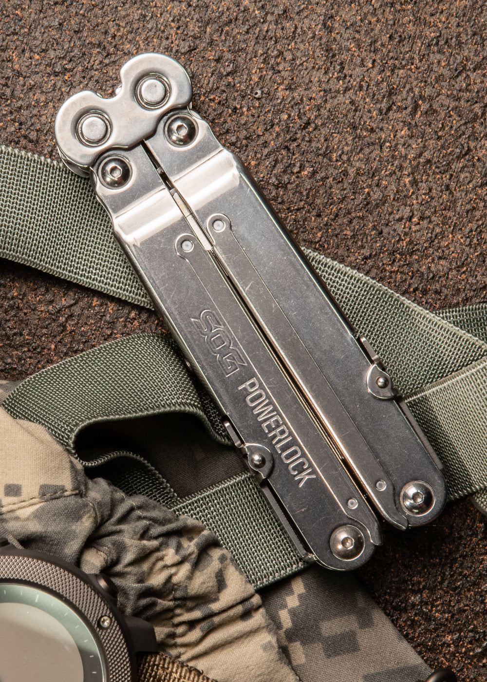 Imagen única de: Multiherramienta Powerlock, Acabado Satinado, Sog