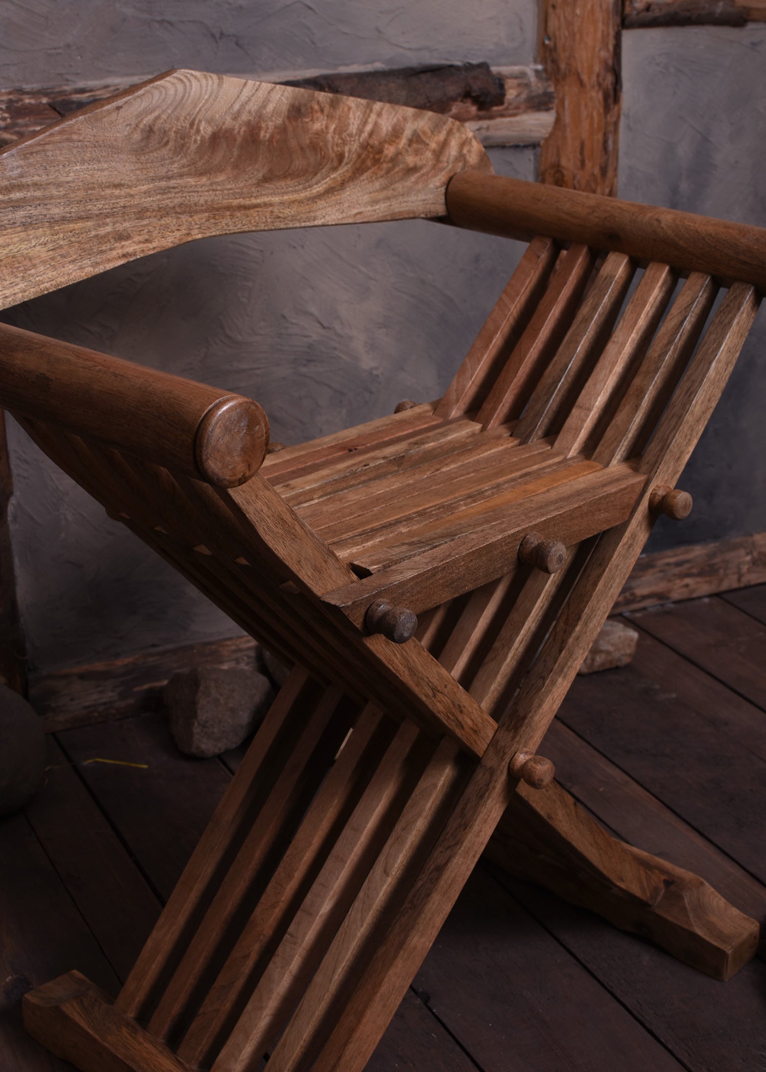 Imagen única de: Silla Medieval De Tijera Con Respaldo